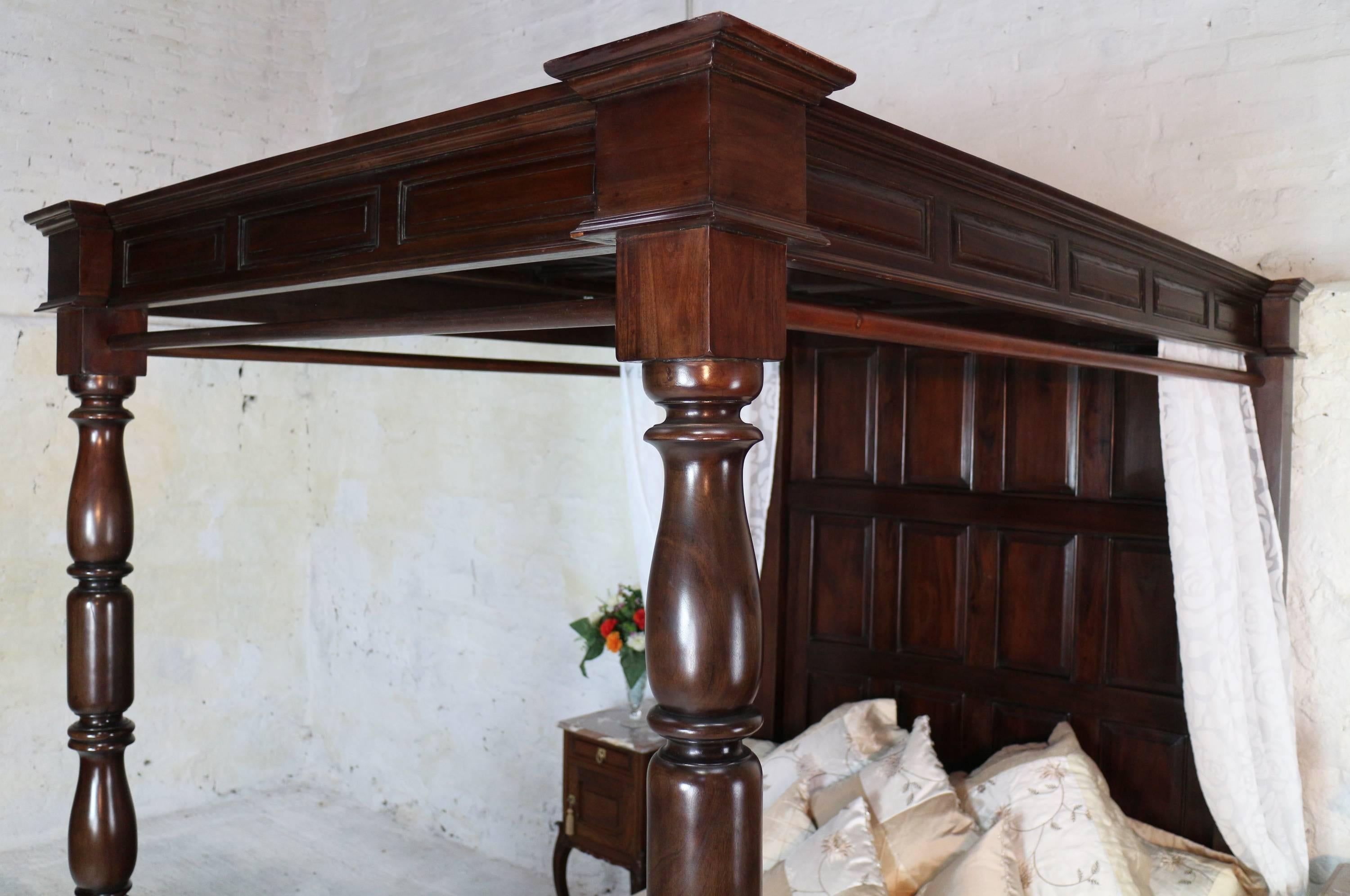 Jacobean 17th Century English Style Panelled Mahogany Four-Poster Tester Bed