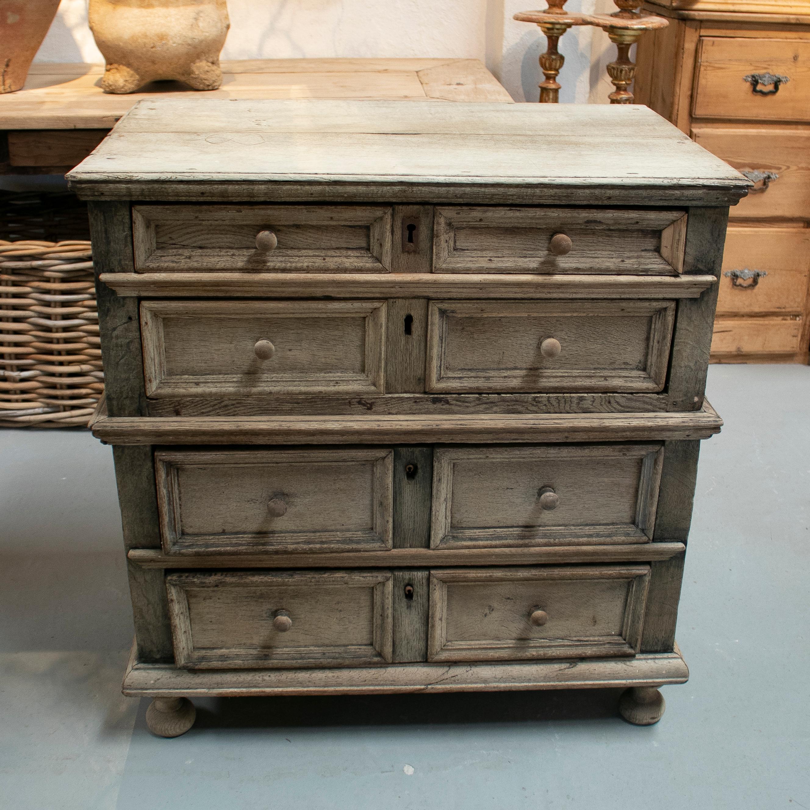 17th Century English Two Part Wooden Chest of Drawers In Good Condition In Marbella, ES
