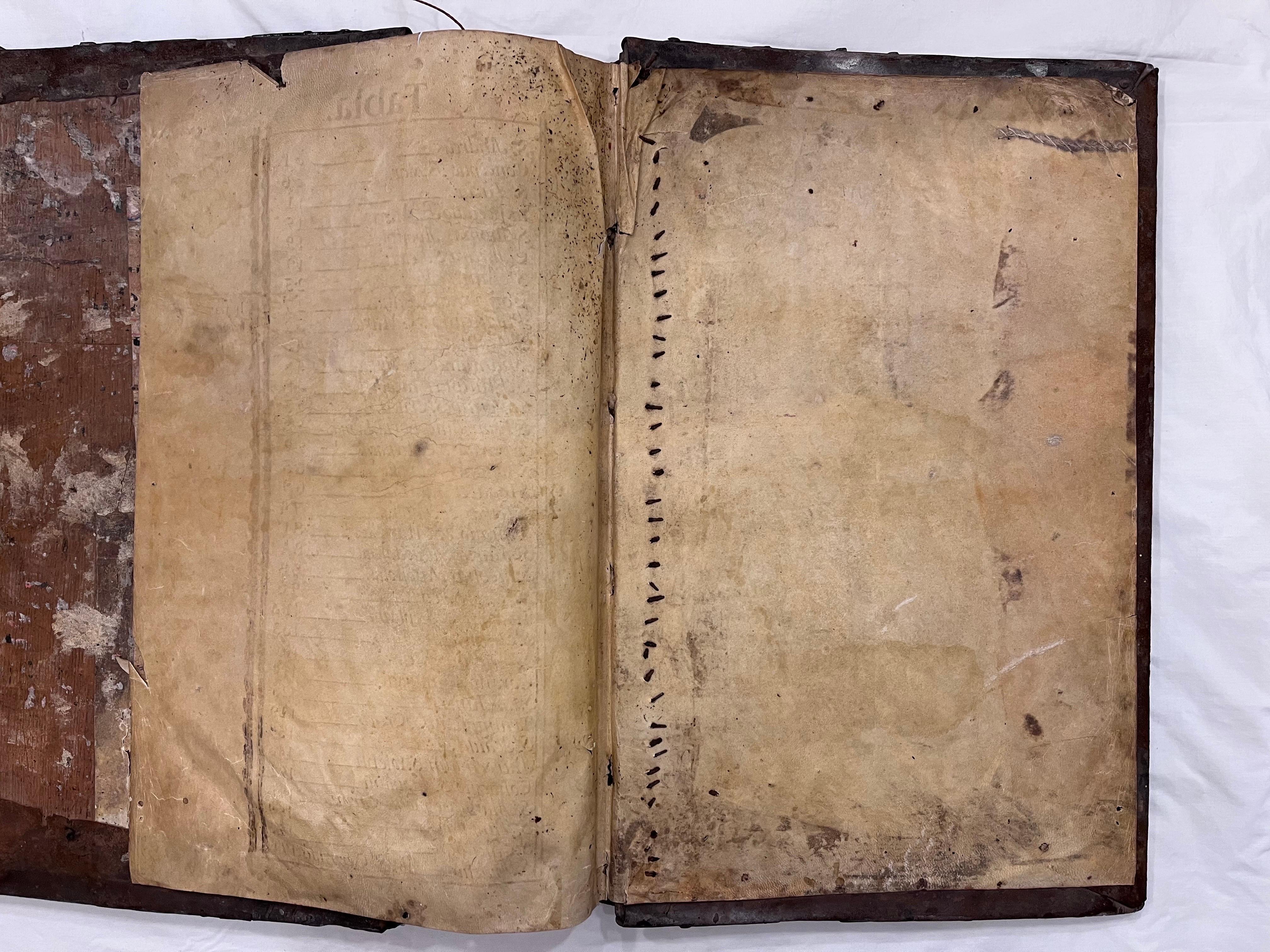 Europäische religiöse Bücher Binding Messingbeschläge Vellum Monumentale Größe des 17. Jahrhunderts im Angebot 7