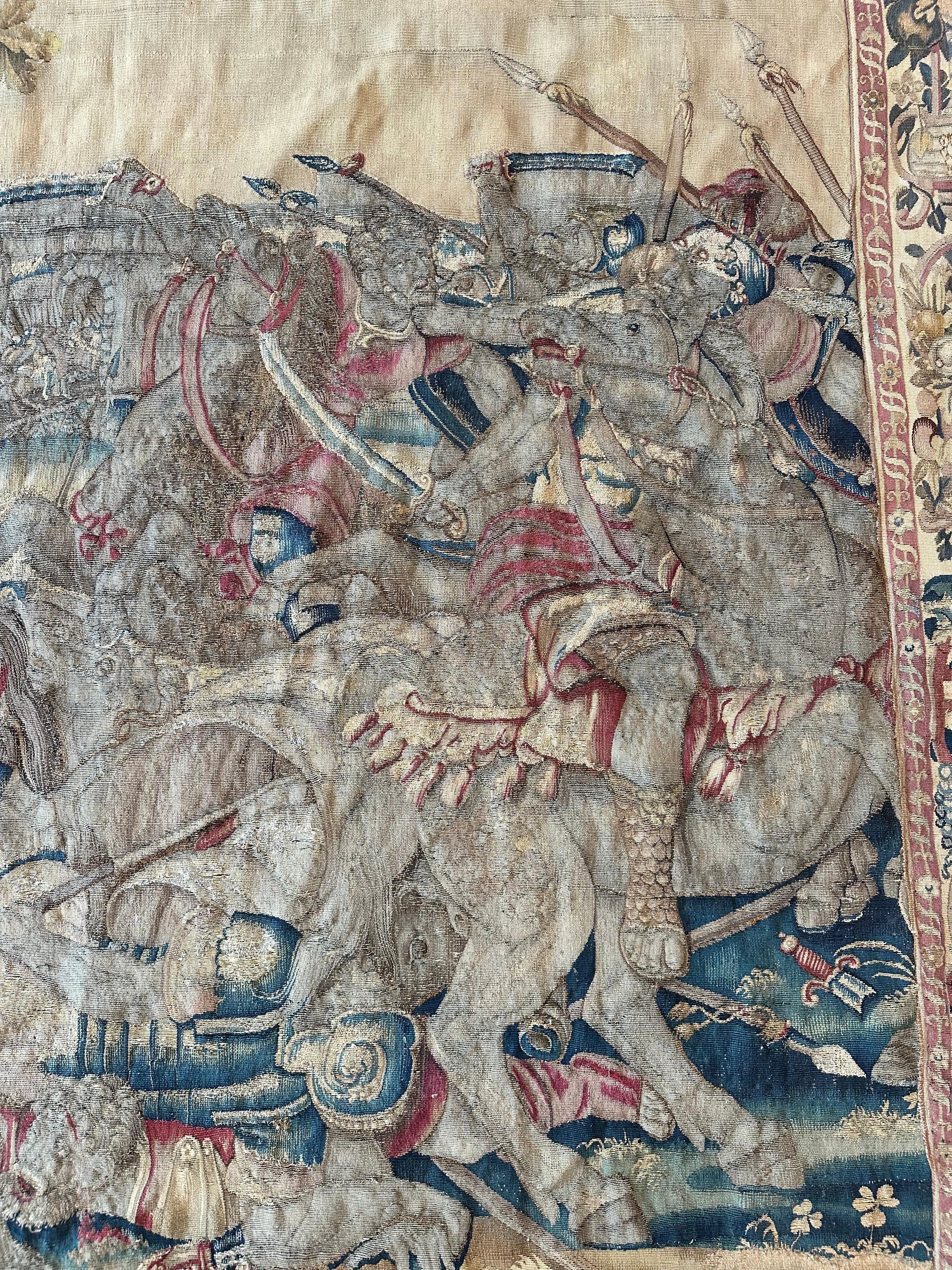 Tapisserie bruxelloise du 17ème siècle, laine de soie, vert, bleu, rouge, scène de bataille en vente 10