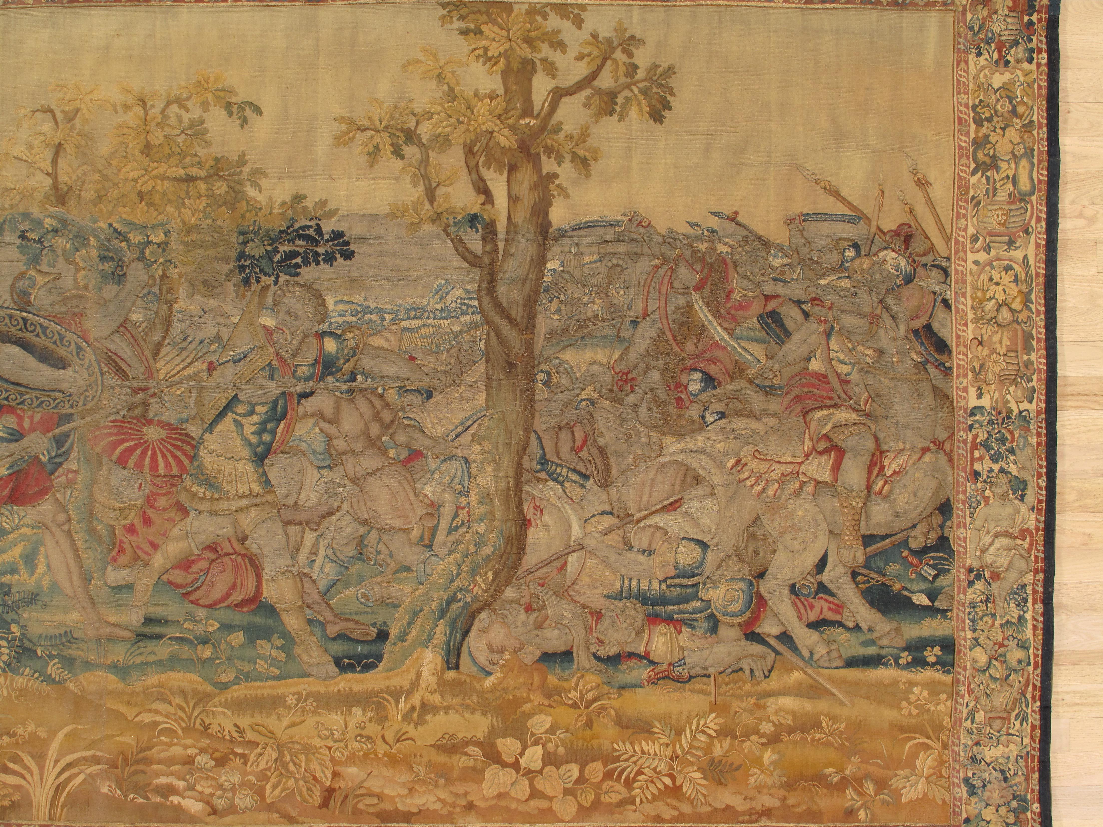 À la fin du XVIIe siècle, les lissiers de Bruxelles ont atteint des sommets artistiques et techniques remarquables, comme en témoigne une superbe tapisserie datant d'environ 1680, qui représente de manière saisissante une scène de bataille