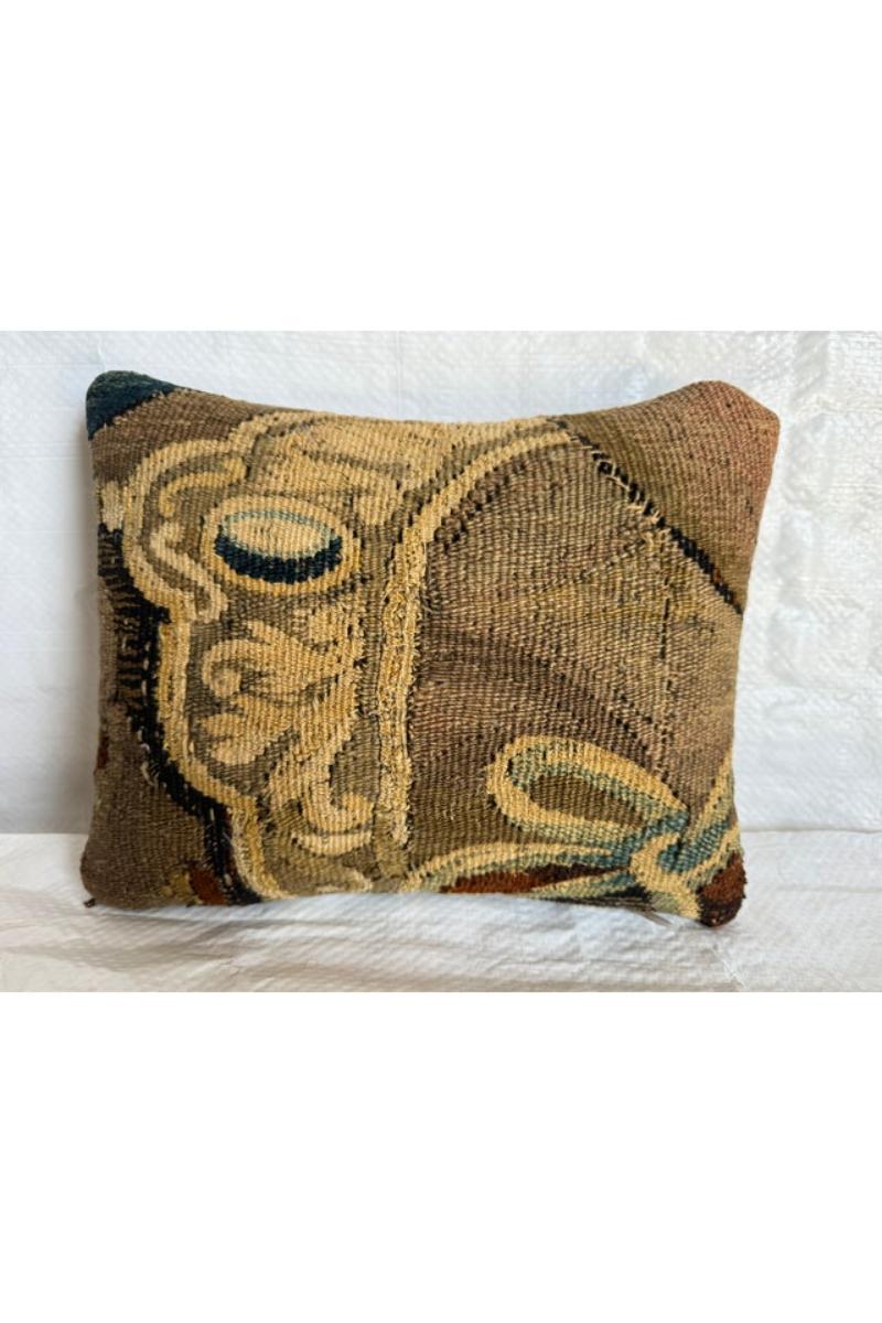Infuse your space with historic charm using our 17th Century Flemish Pillow. At 11