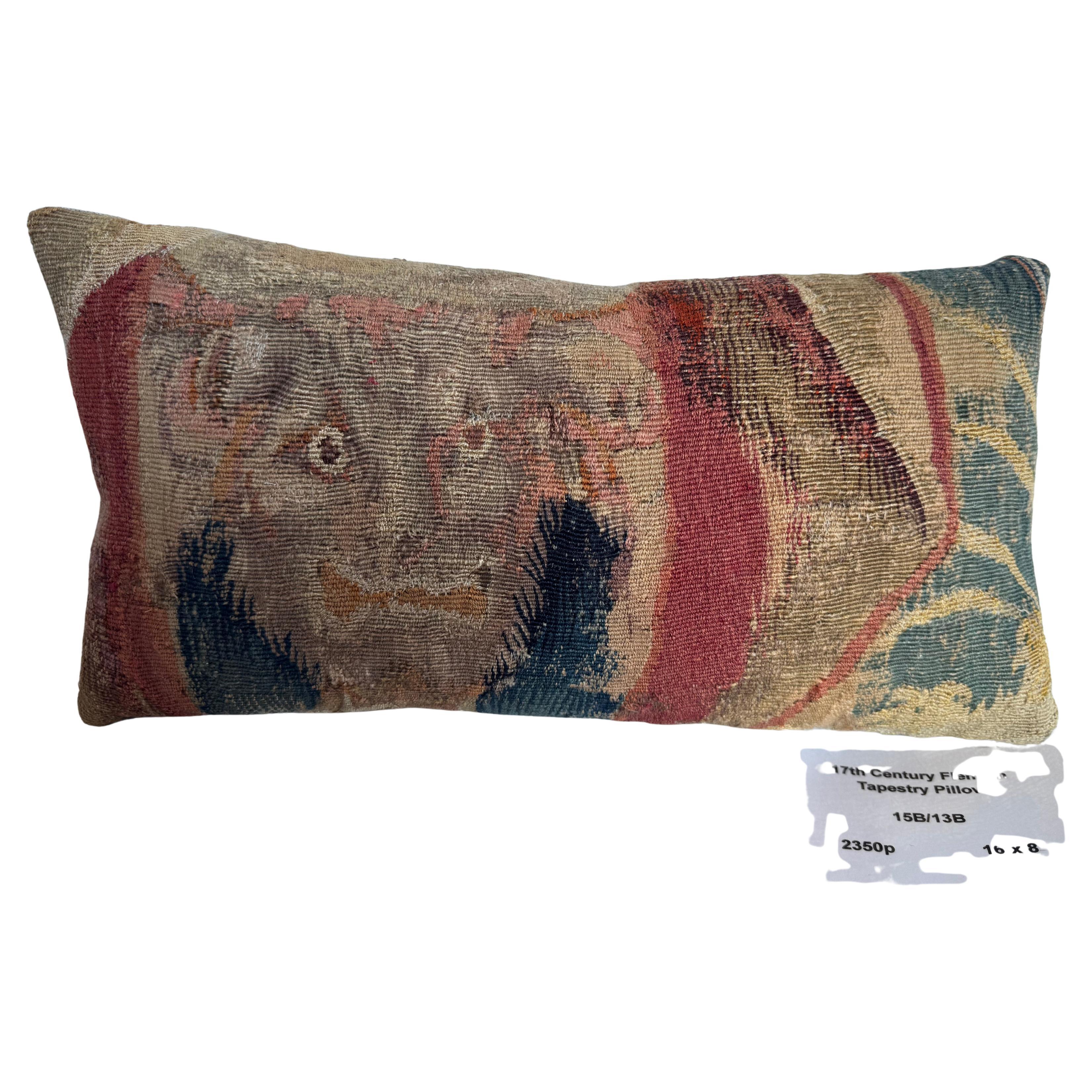 Cuscino ad arazzo figurato fiammingo del XVII secolo in vendita