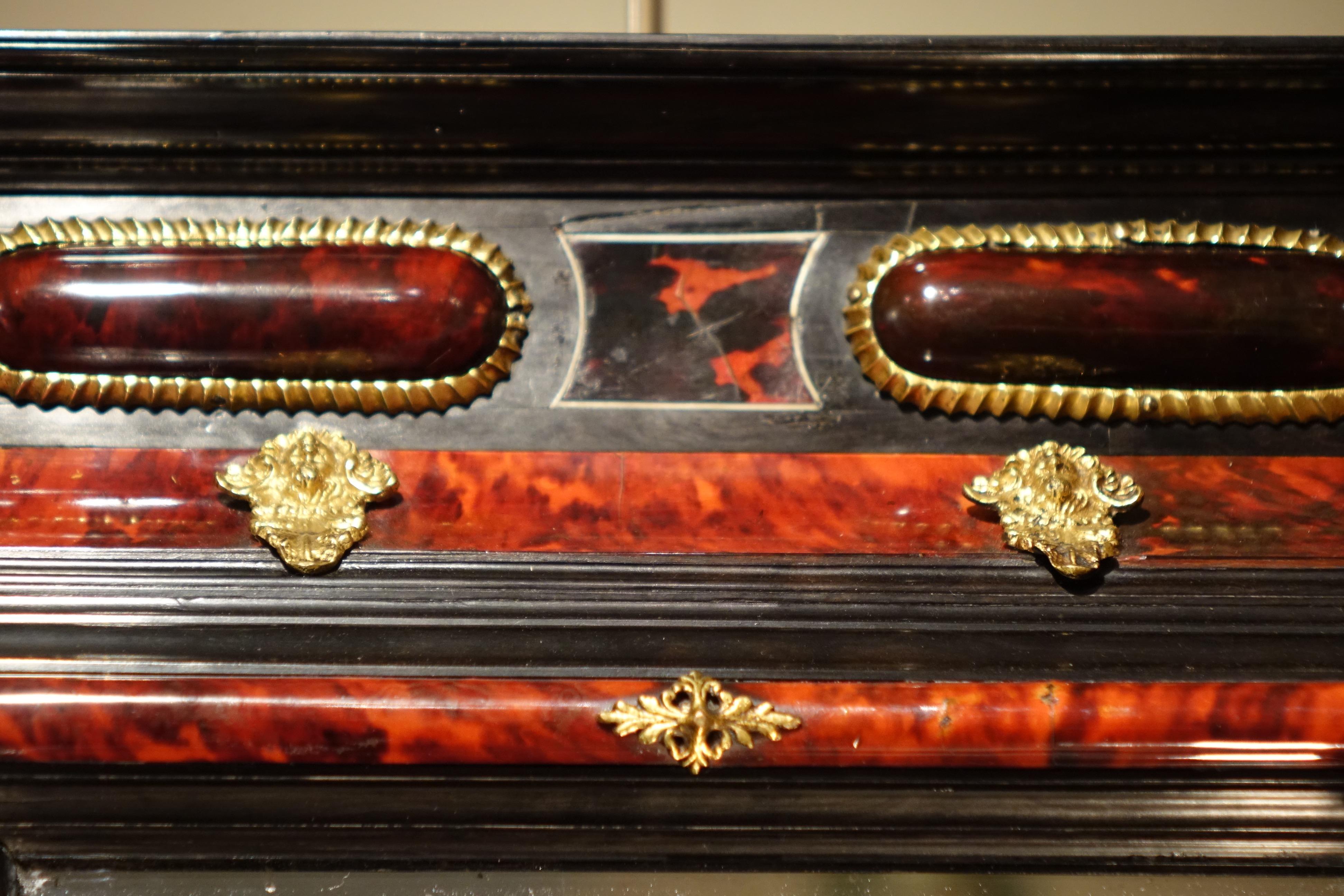 Dutch 17th Century Flemish Mirror Richly Decorated in Tortoise Shell, Antwerpen