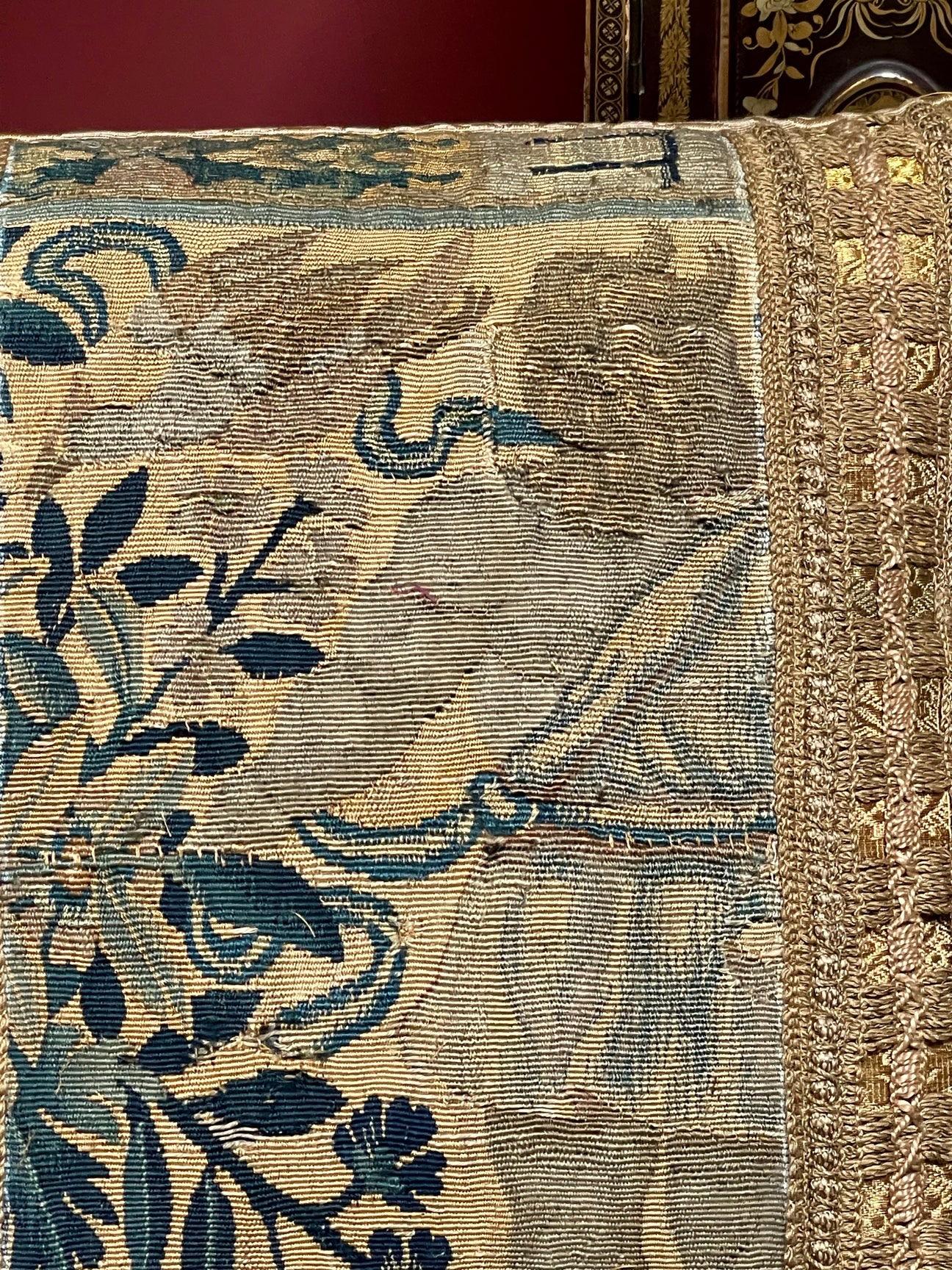 Fino al XVIII secolo Cuscino ad arazzo fiammingo del XVII secolo in vendita