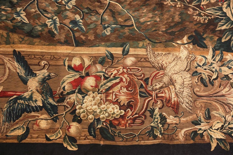 17th Century Flemish Tapestry. Size: 11 ft 8 in x 13 ft 7 in (3.56 m x 4.14 m) For Sale 1