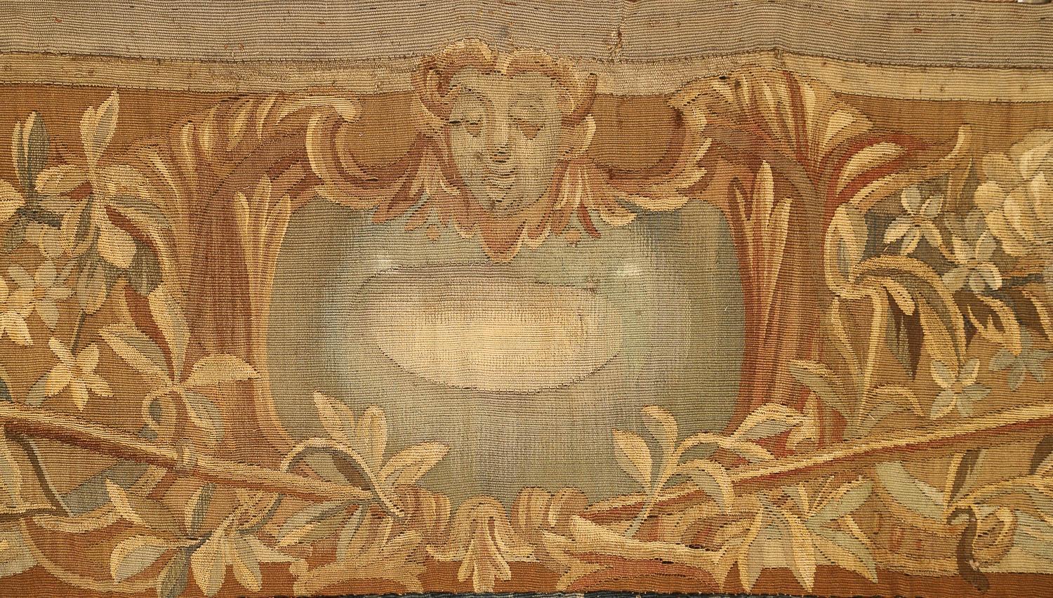 Flämischer Verdure-Wandteppich des 17. Jahrhunderts mit klassischen Figuren als Musikanten (18. Jahrhundert und früher) im Angebot