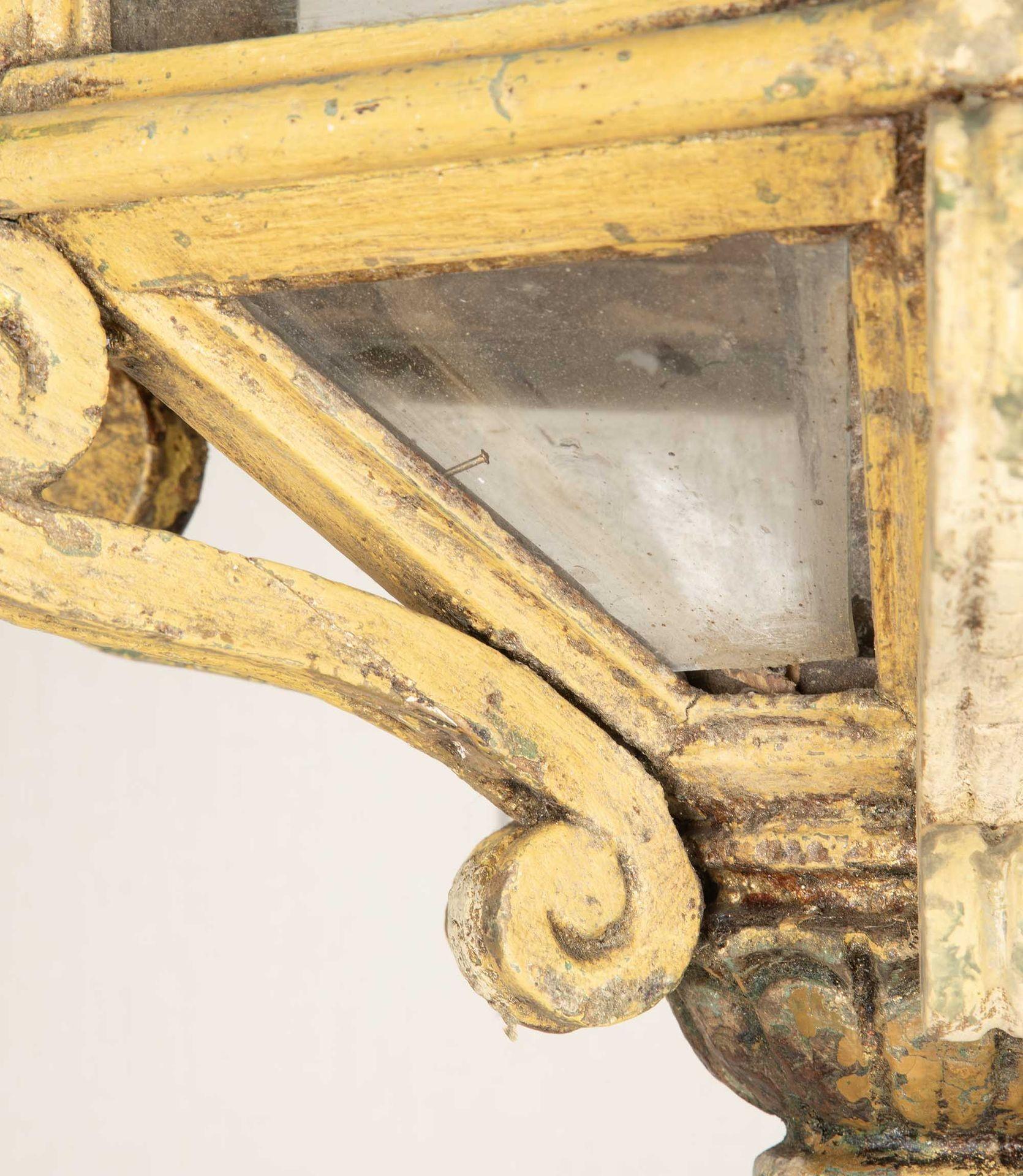 17th Century Florentine Hand Carved Wooden Lantern In Good Condition For Sale In Gloucestershire, GB