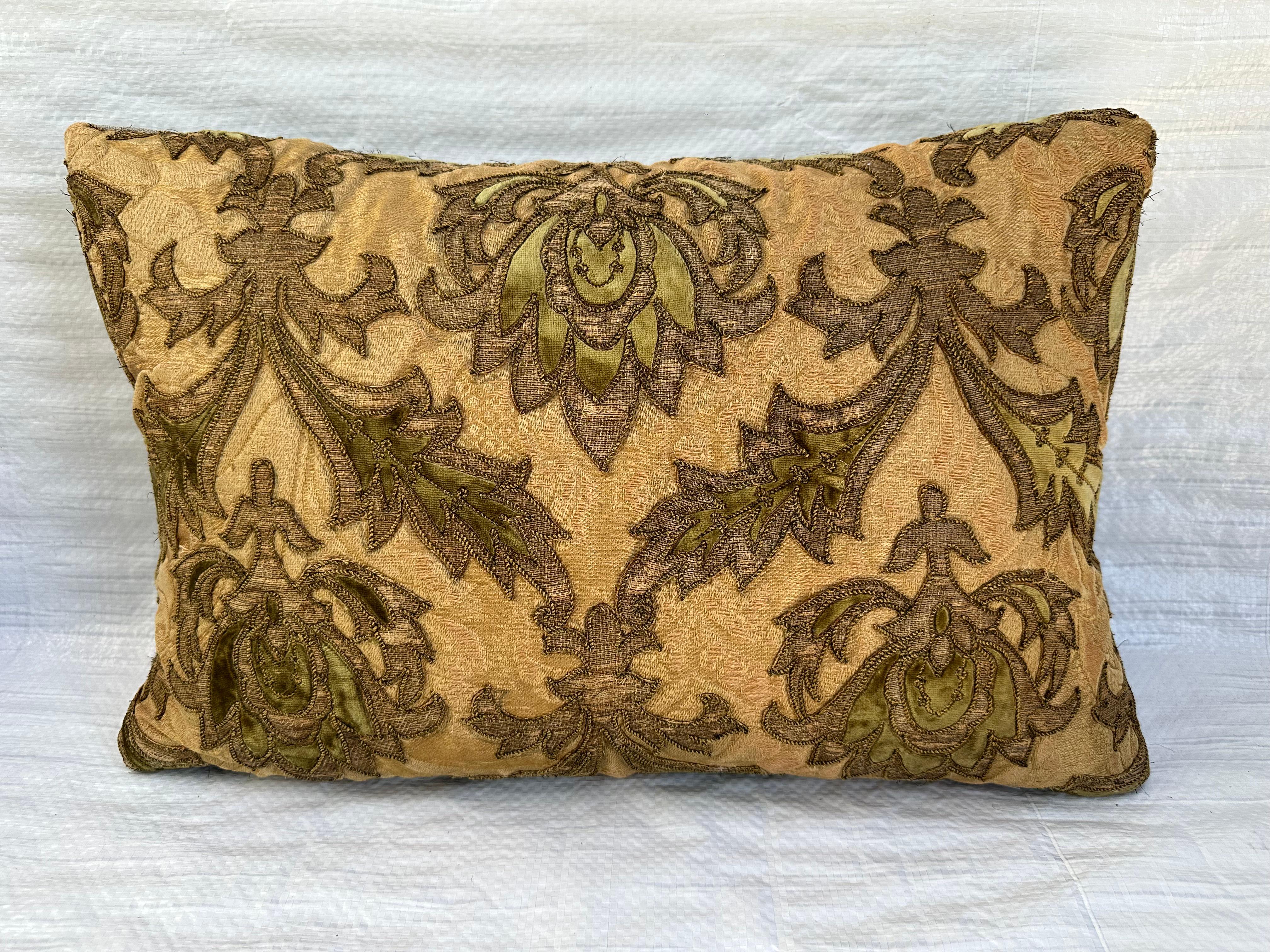 Italian 17th Century Florentine Silk & Metallique Pillow For Sale