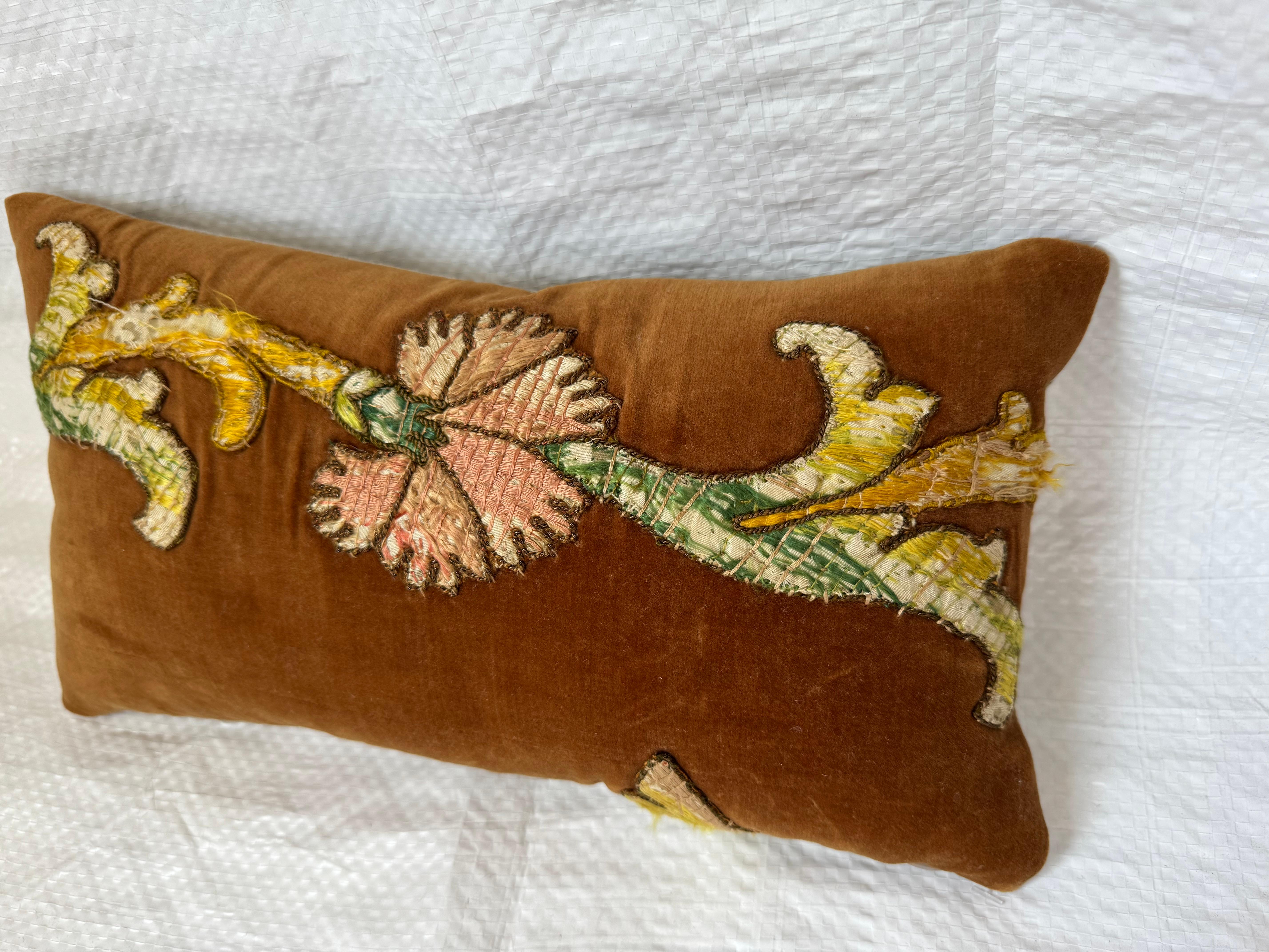 Almohada florentina de terciopelo y seda del siglo XVII Barroco en venta