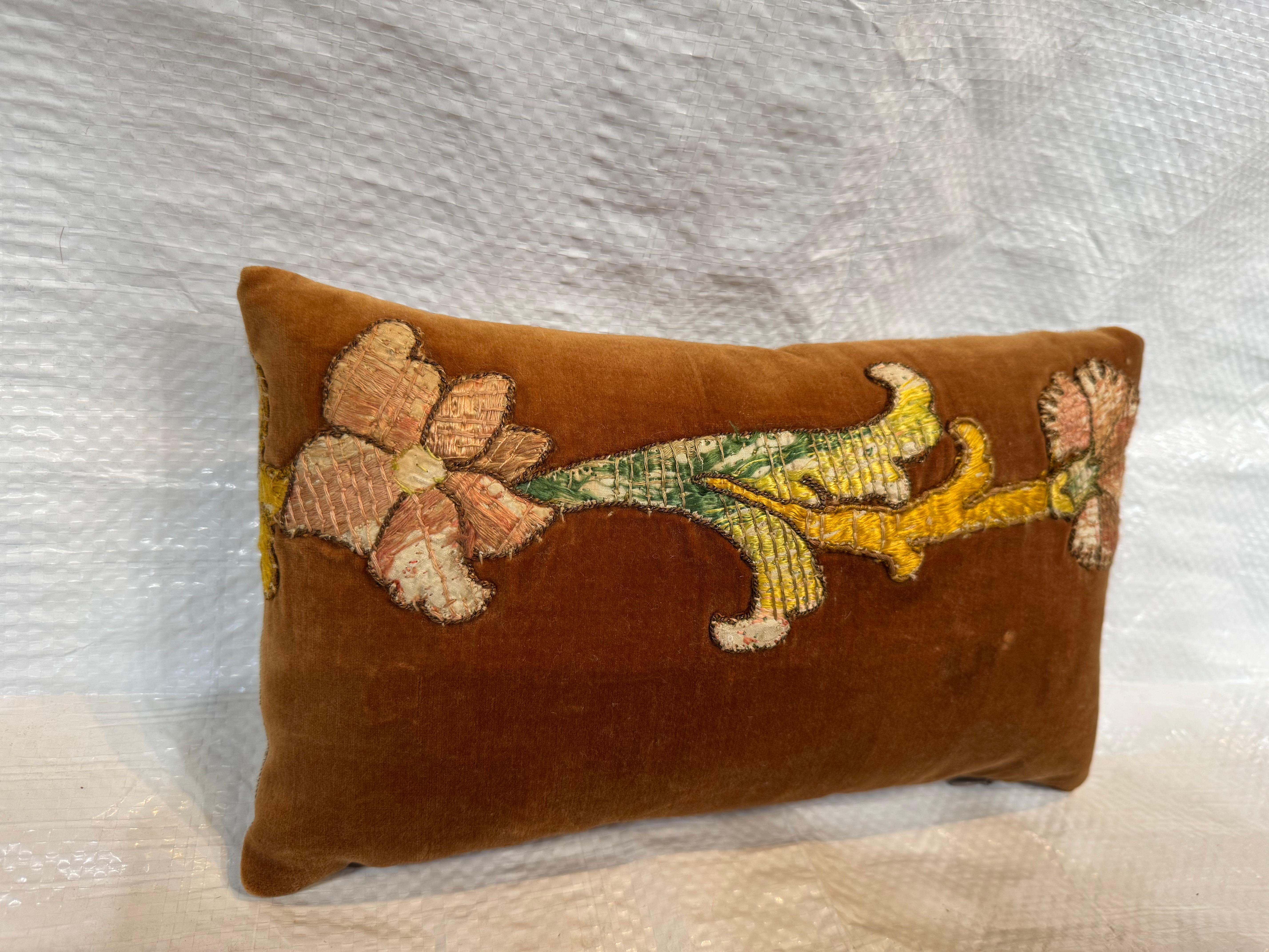 Almohada florentina de terciopelo y seda del siglo XVII Europeo en venta