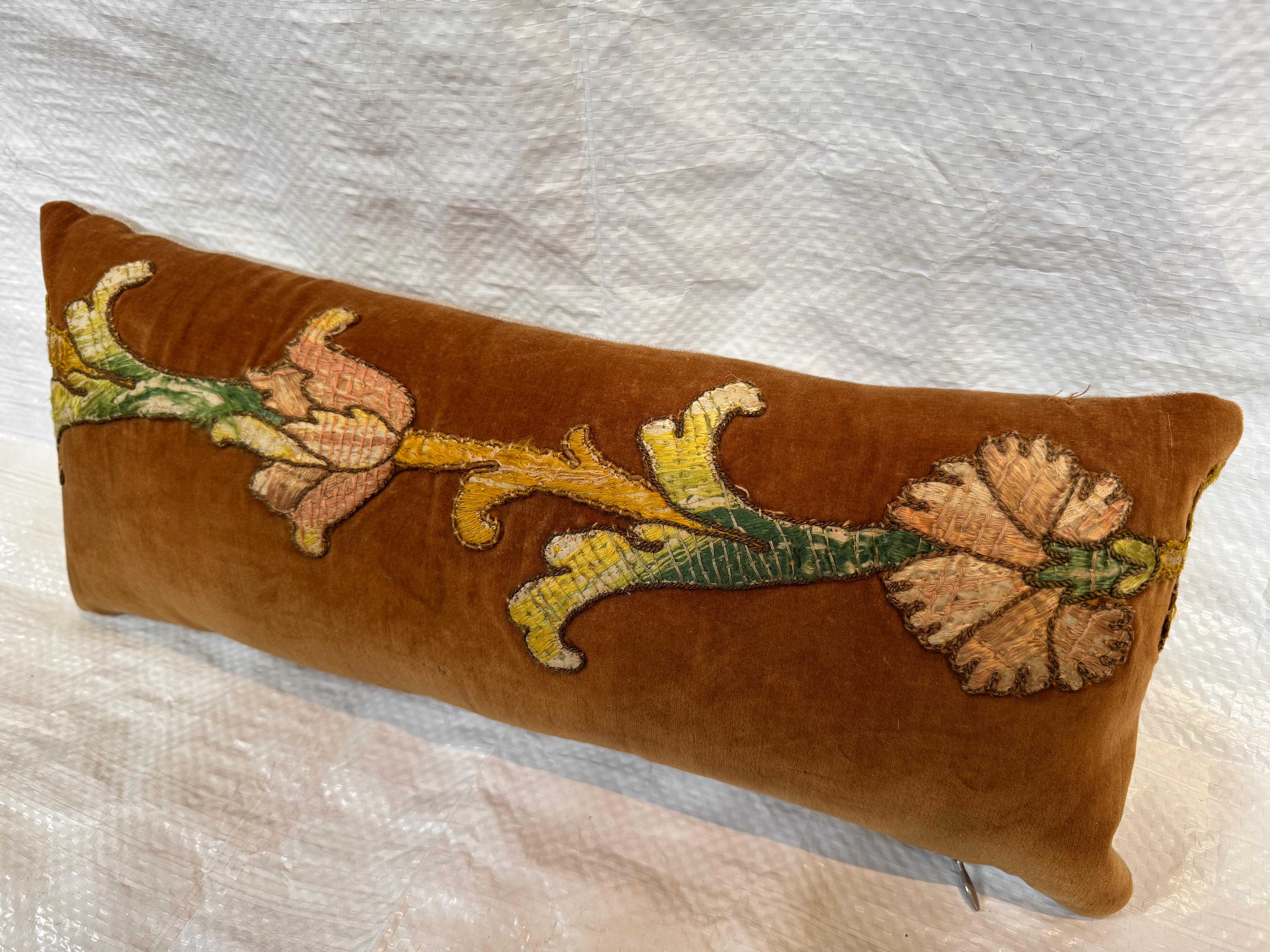 European 17th Century Florentine Velvet and Silk Pillow For Sale
