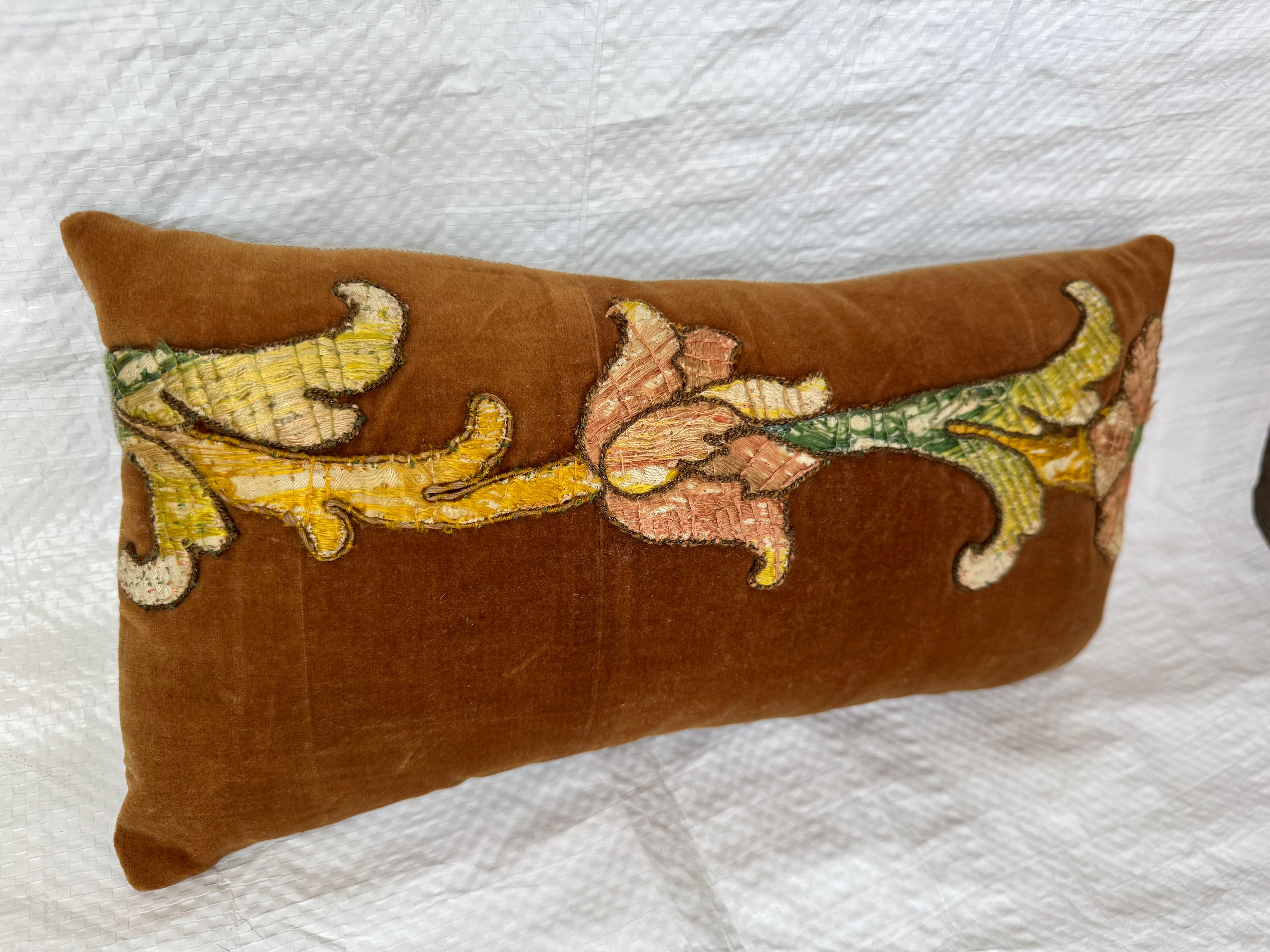 Almohada florentina de terciopelo y seda del siglo XVII Europeo en venta