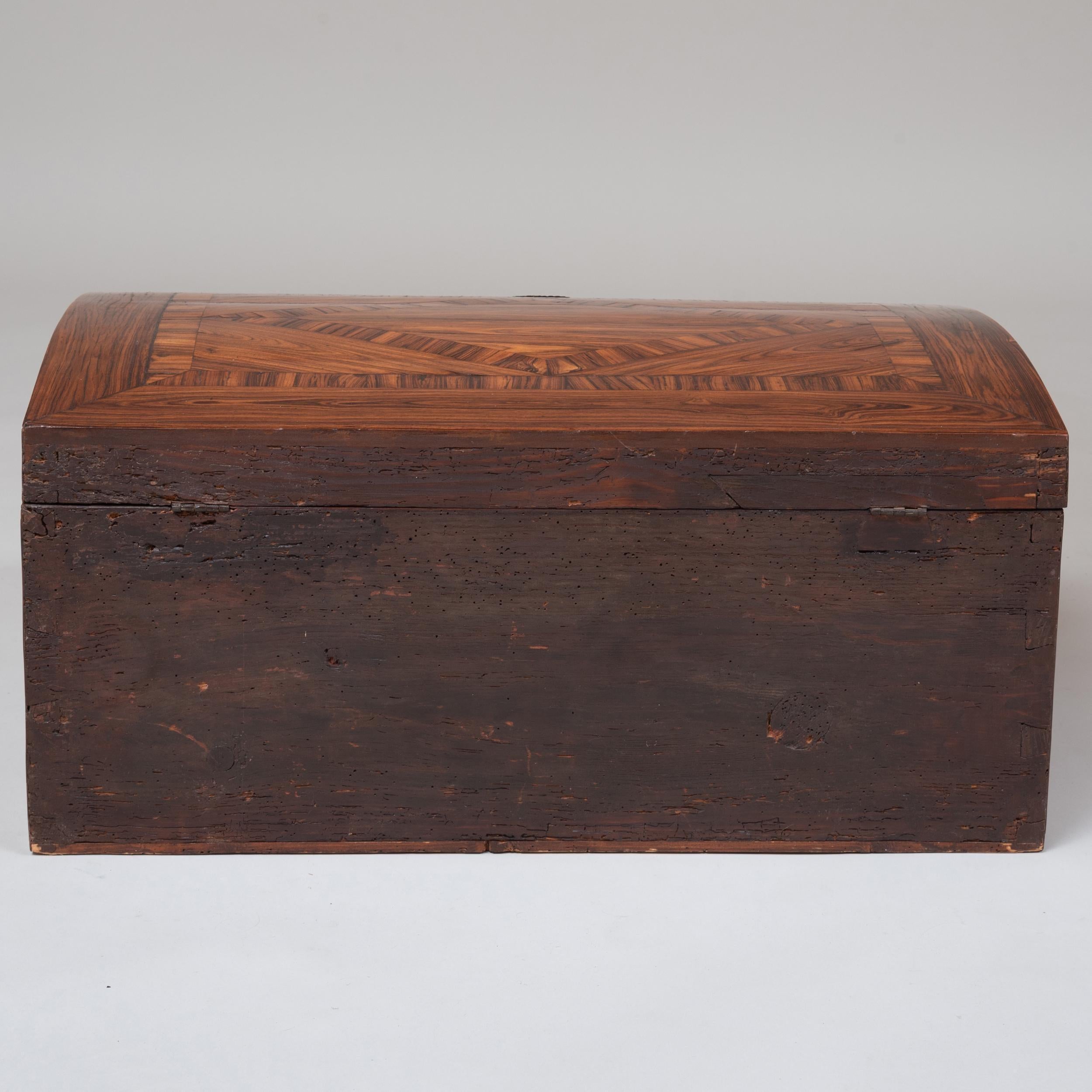 17th Century Franco Flemish Kingwood Marquetry Box For Sale 1