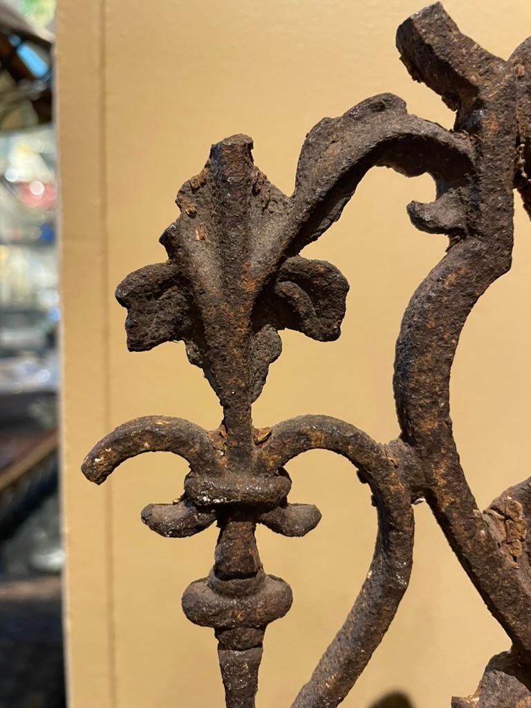 17. Jahrhundert Französisch Barock Eisen geflügelten Engel Fragment  im Angebot 11