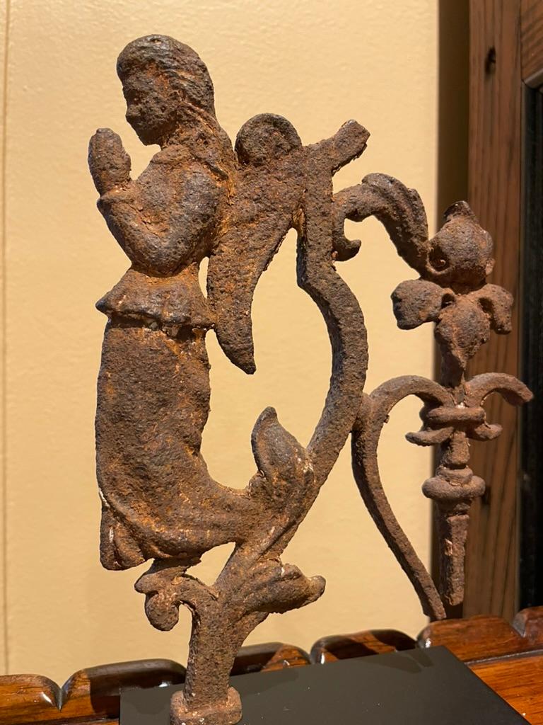17. Jahrhundert Französisch Barock Eisen geflügelten Engel Fragment  im Zustand „Gut“ im Angebot in Stamford, CT