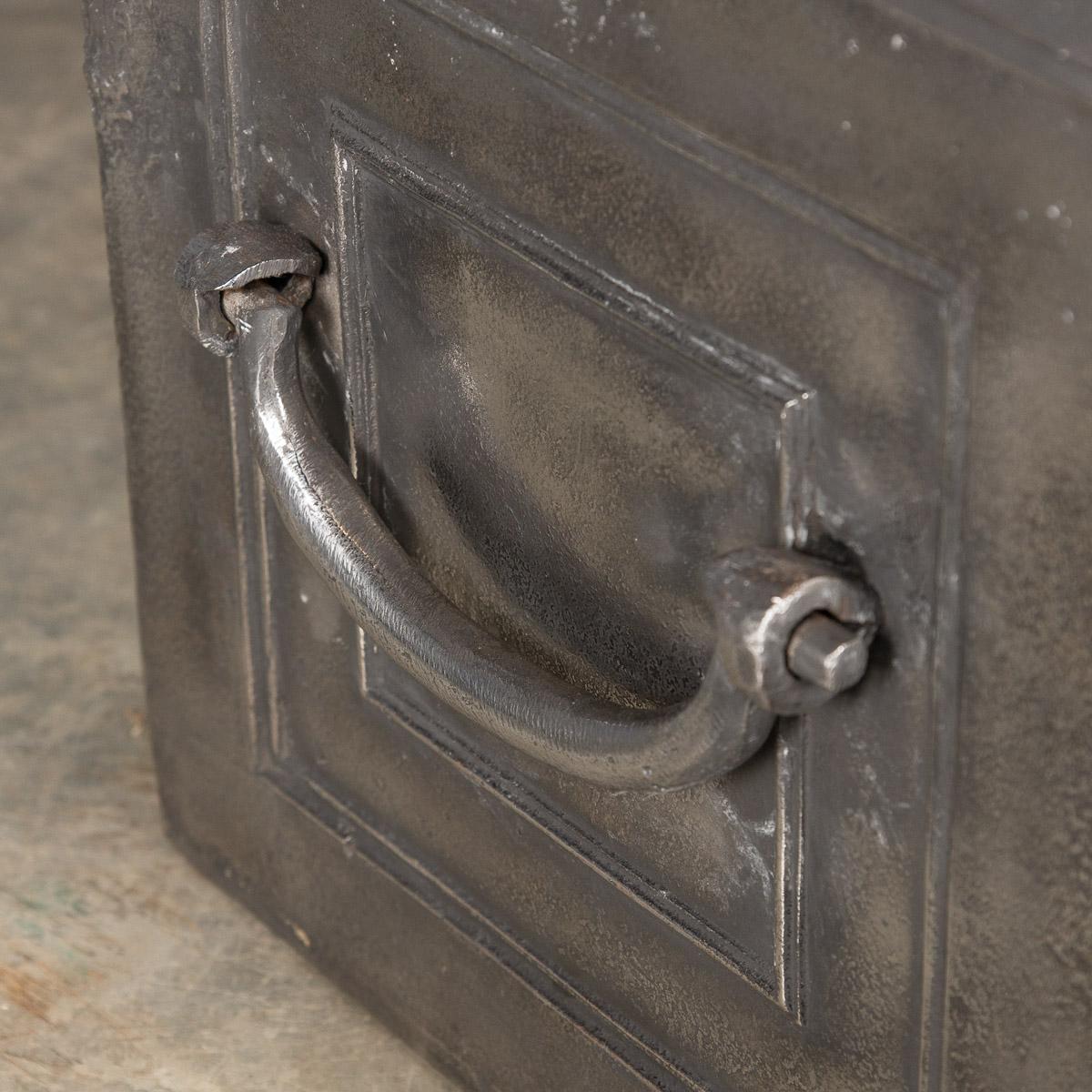 17th Century French Cast Iron Bound Strong Box, c.1690 10