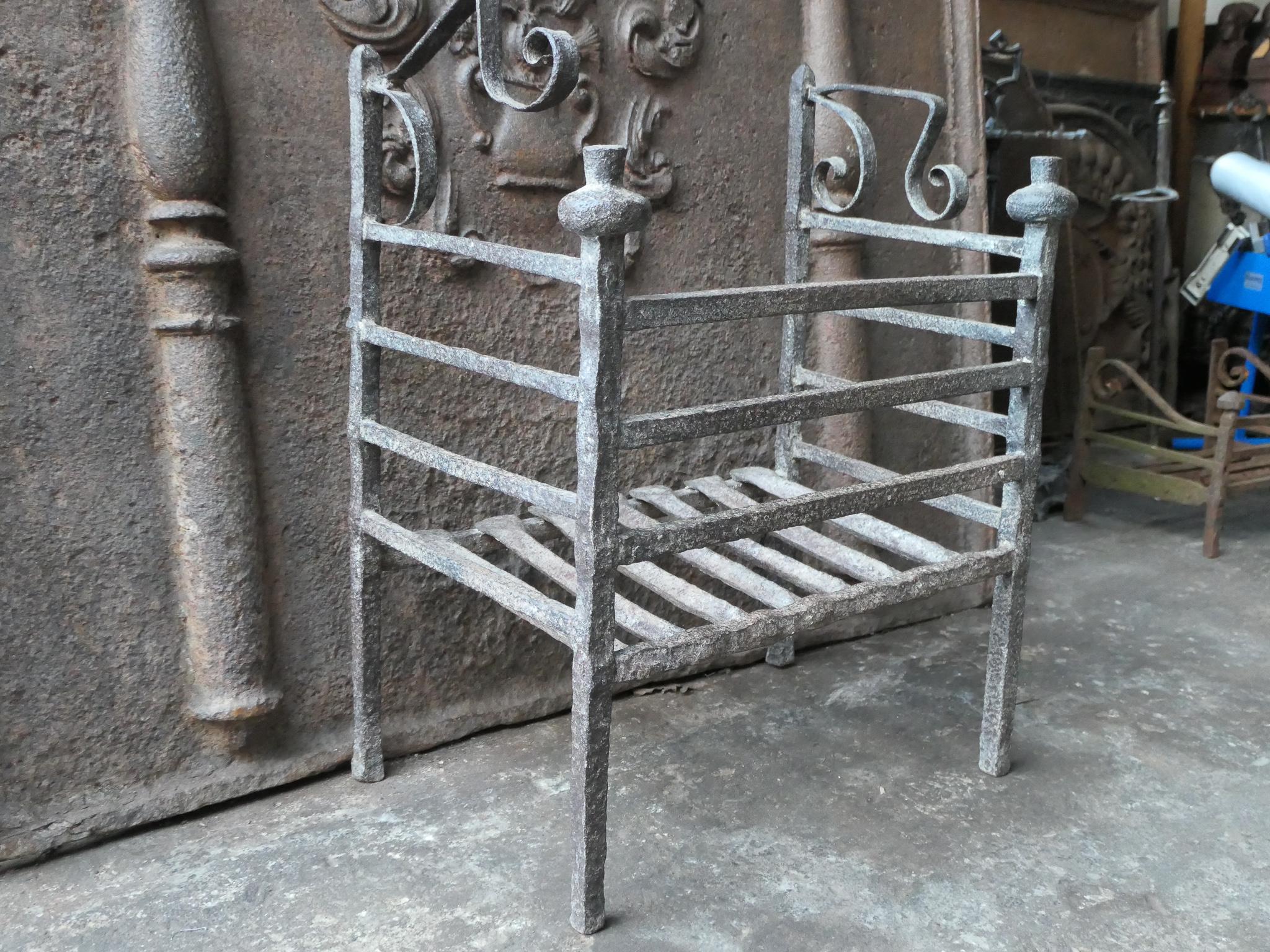 17th Century French Gothic Fire Grate For Sale 4