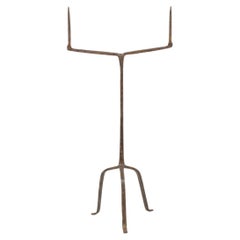 Candelabro francés de hierro forjado a mano del siglo XVII