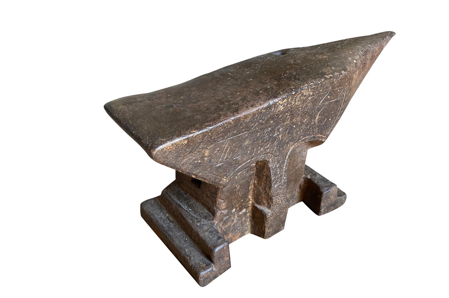 An outstanding mid-17th century Enclume - Anvil in beautiful iron. Sensational patina. A perfect art piece for any traditional or modern setting.