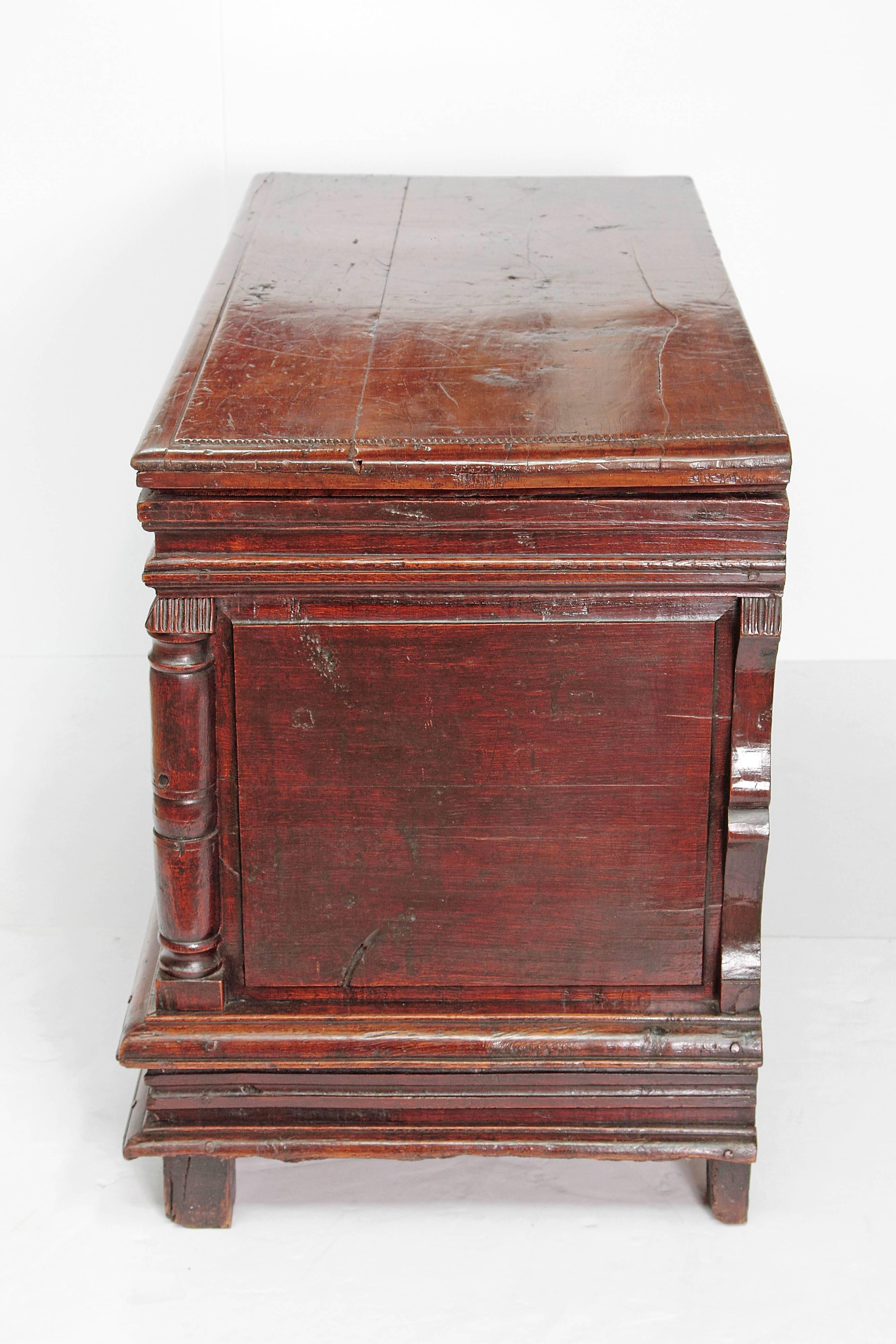 17th Century French Louis XIII Lift Top Chest In Good Condition In Dallas, TX