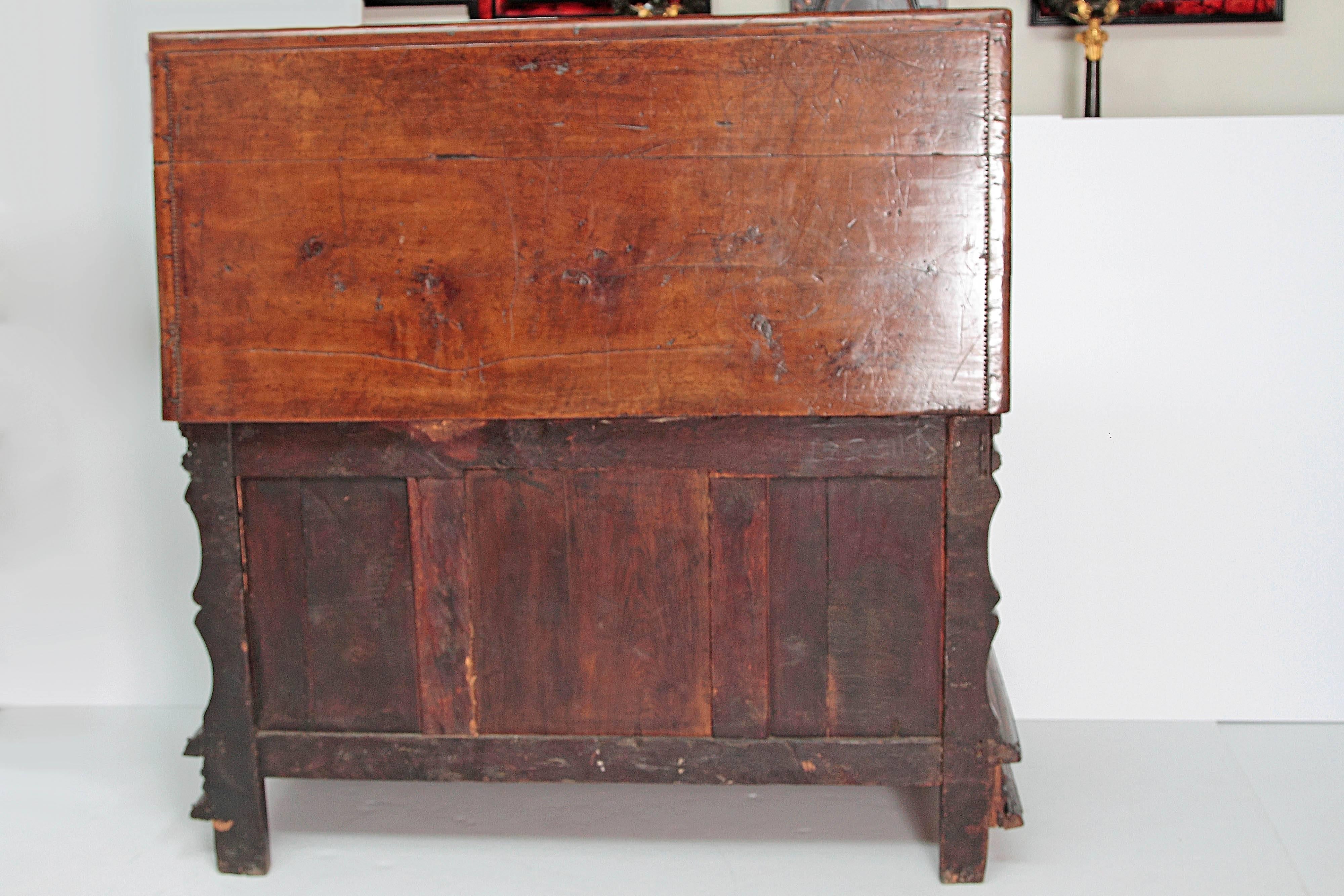 Wood 17th Century French Louis XIII Lift Top Chest