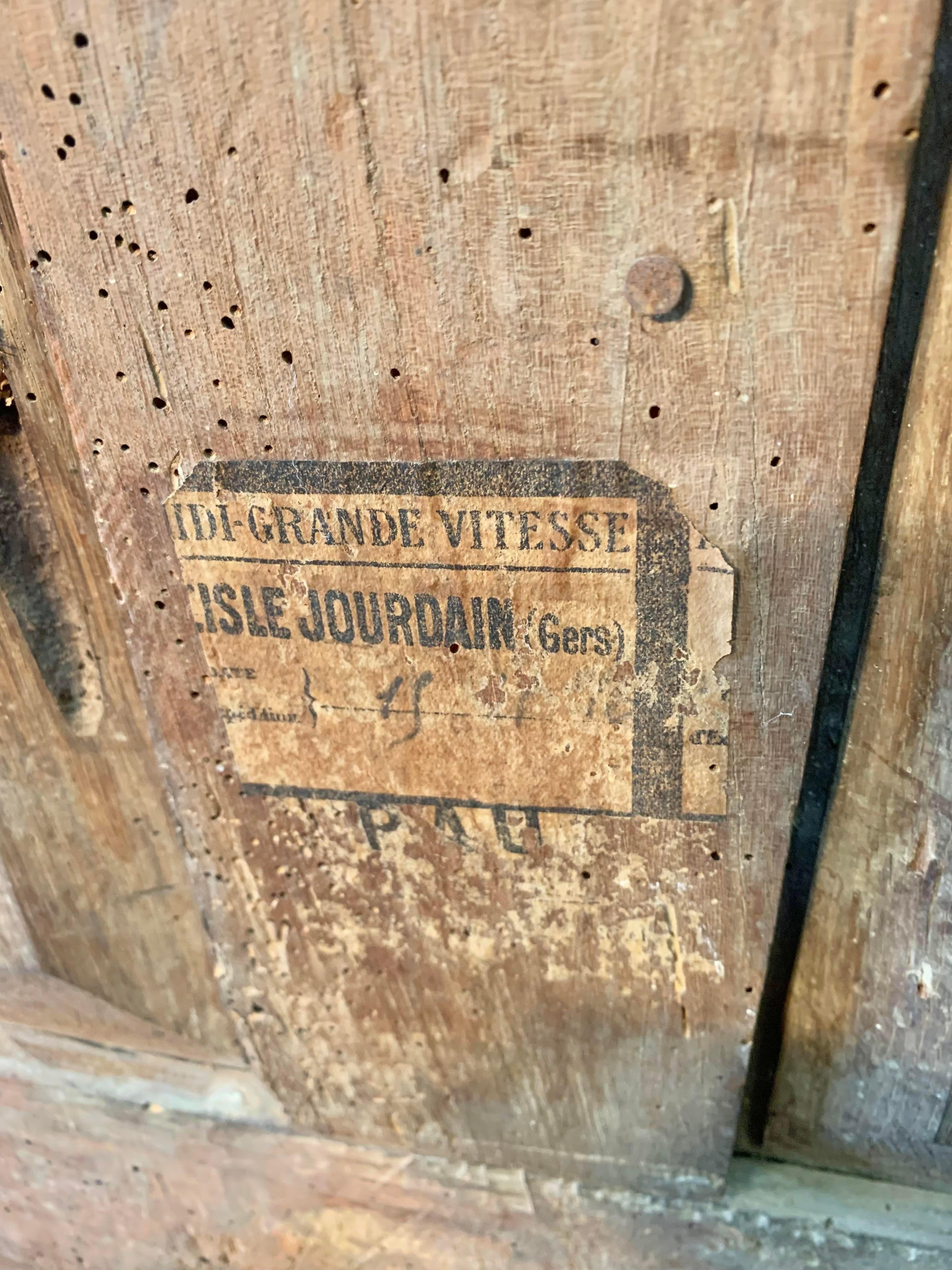 Französische Louis XIII.-Kommode mit drei Schubladen aus Eiche, 17. Jahrhundert im Angebot 6