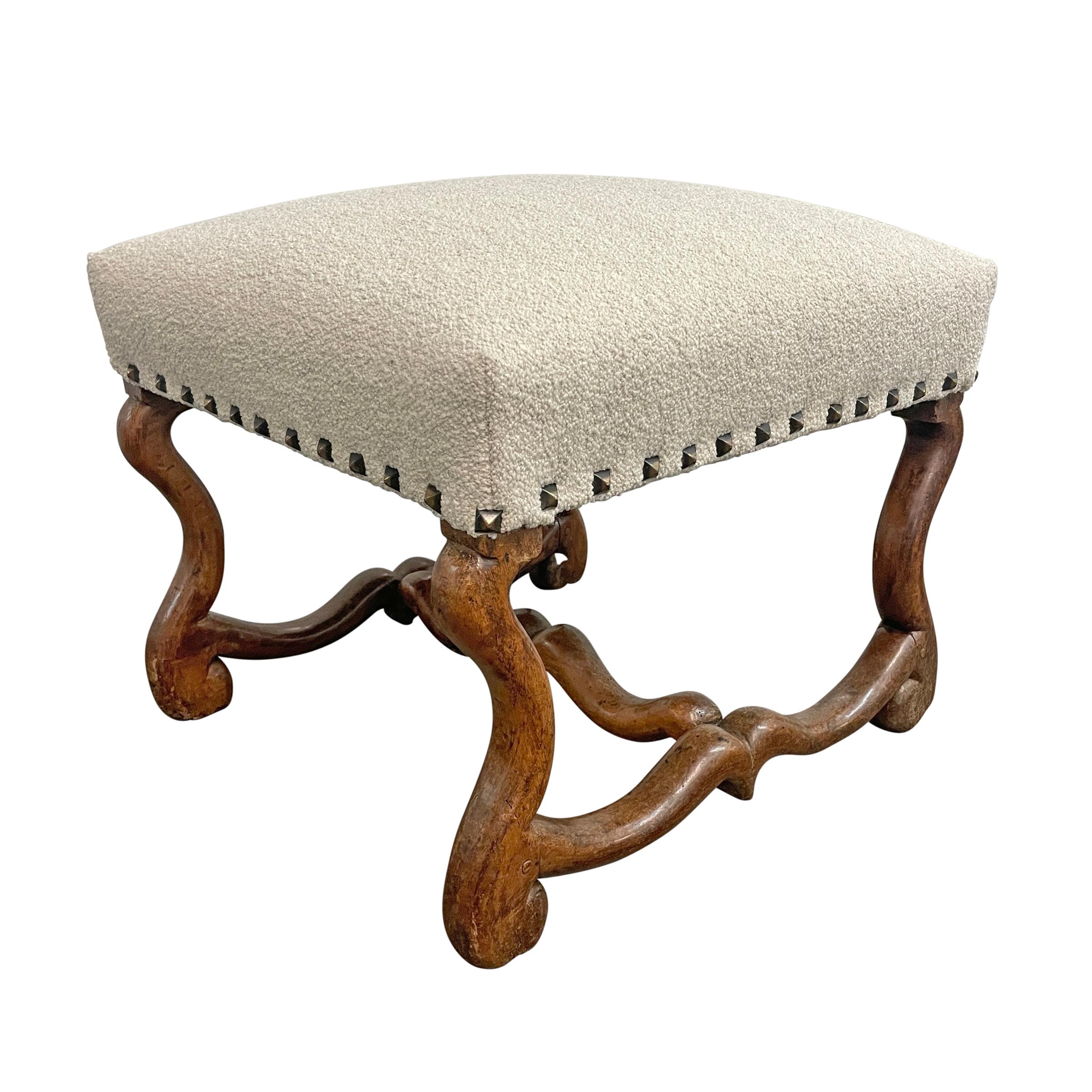 17th Century French Louis XIII Os-de-mouton Stool In Good Condition For Sale In Chicago, IL