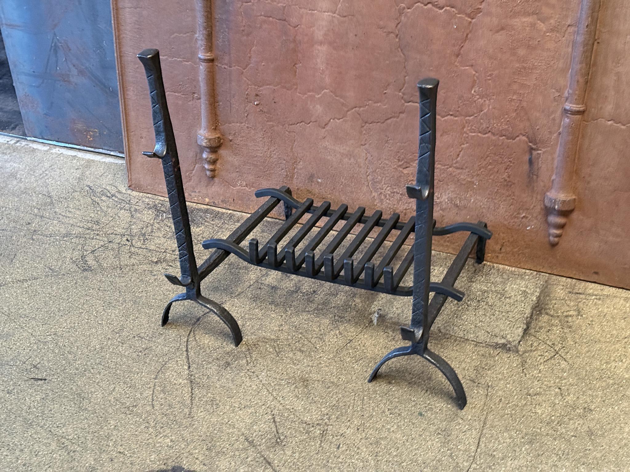 17th Century French Louis XIII Period Fireplace Grate or Fire Basket In Good Condition In Soest, NL