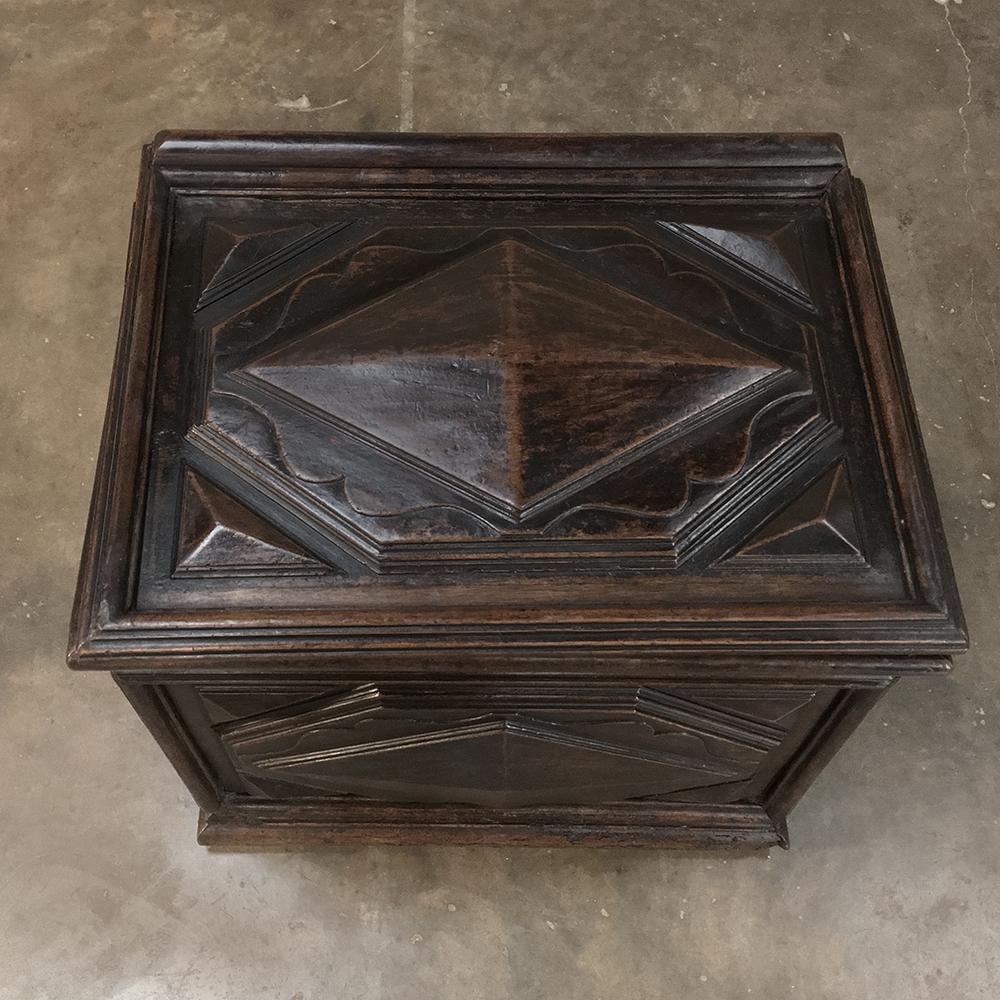 17th Century French Louis XIII Period Petit Trunk In Good Condition For Sale In Dallas, TX