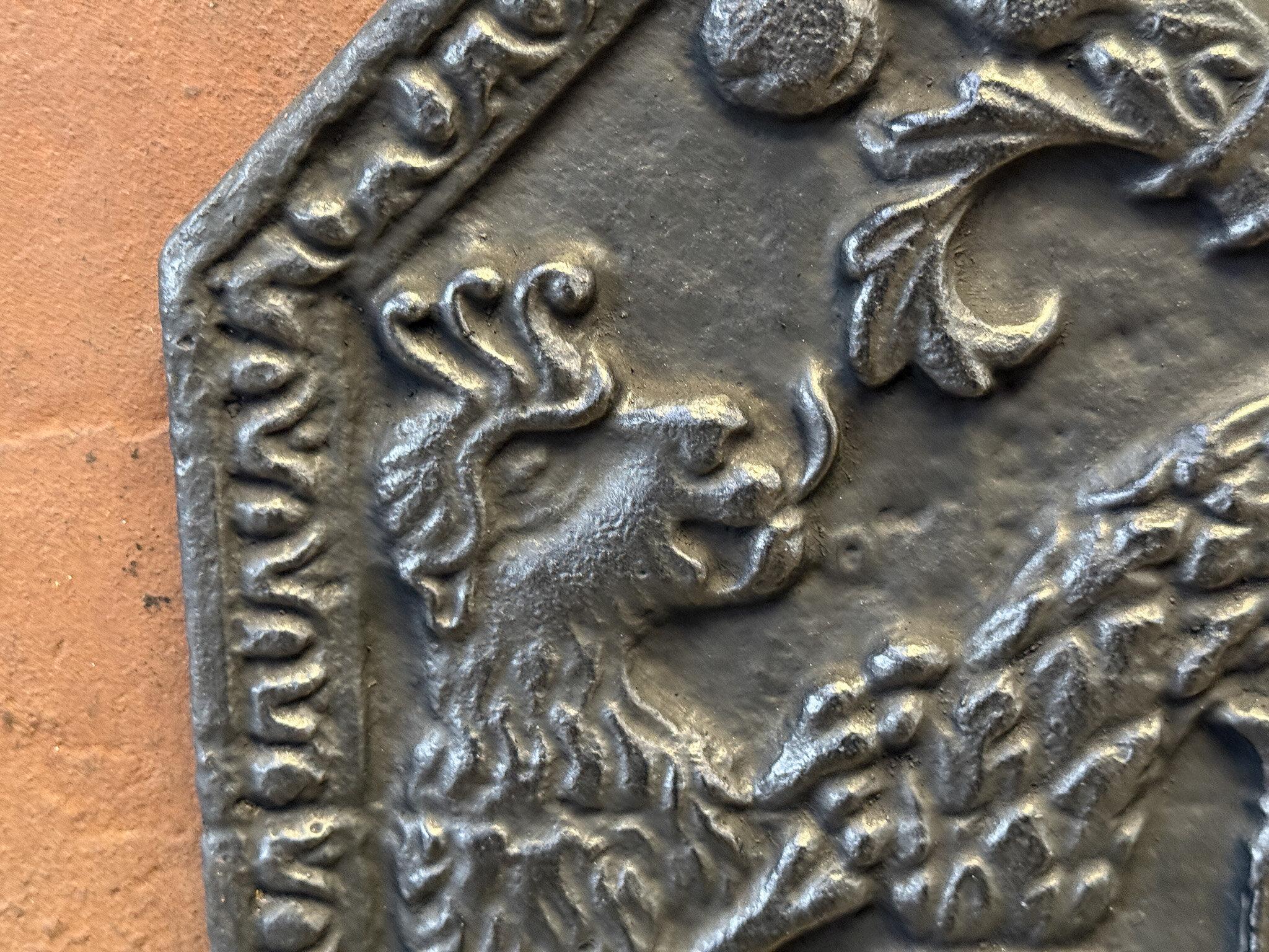 Parafuoco francese Luigi XIV del XVII secolo con stemmi di Francia e Navarra in vendita 2
