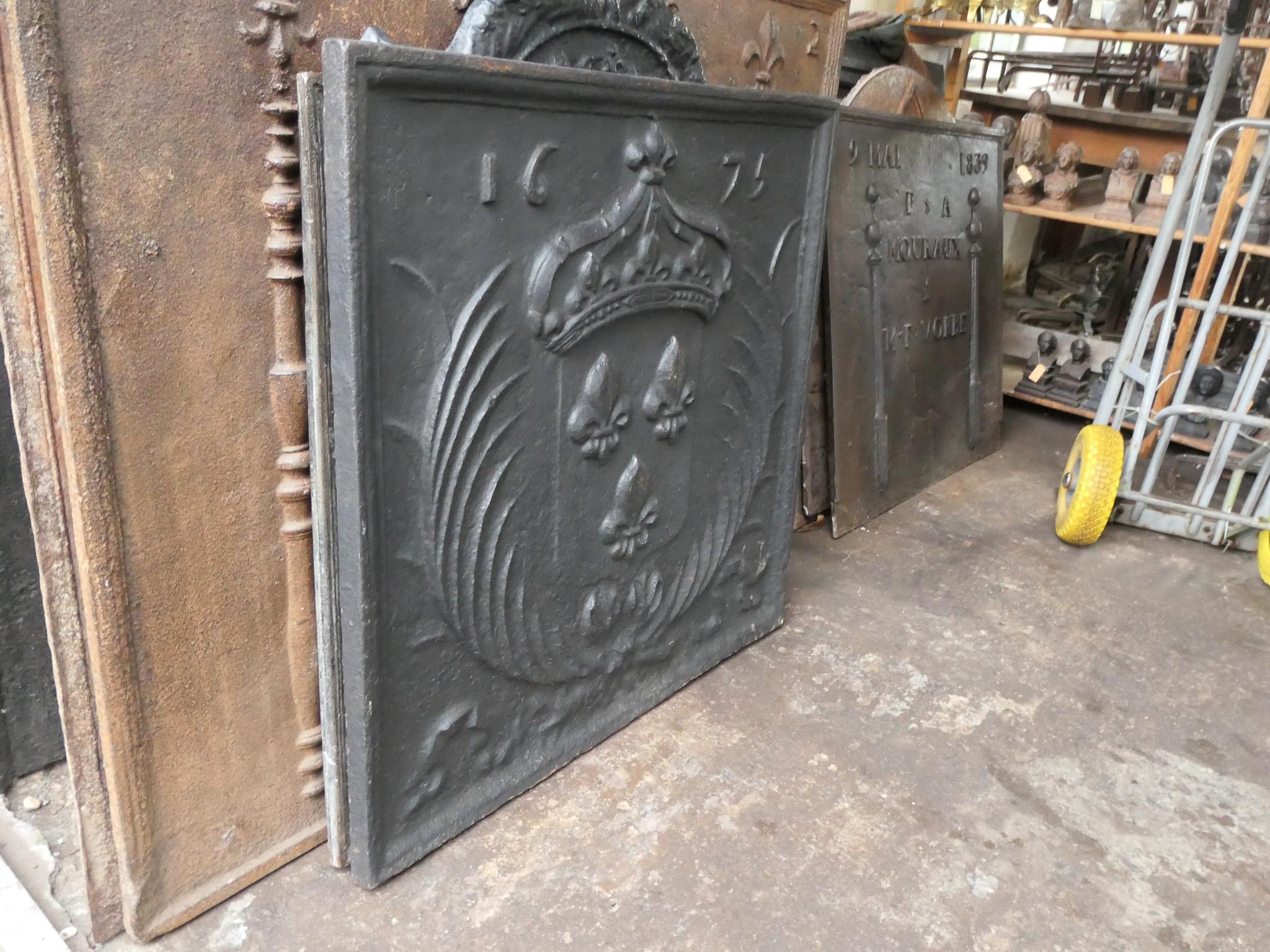17th Century French Louis XIV 'Arms of France' Fireback / Backsplash For Sale 6