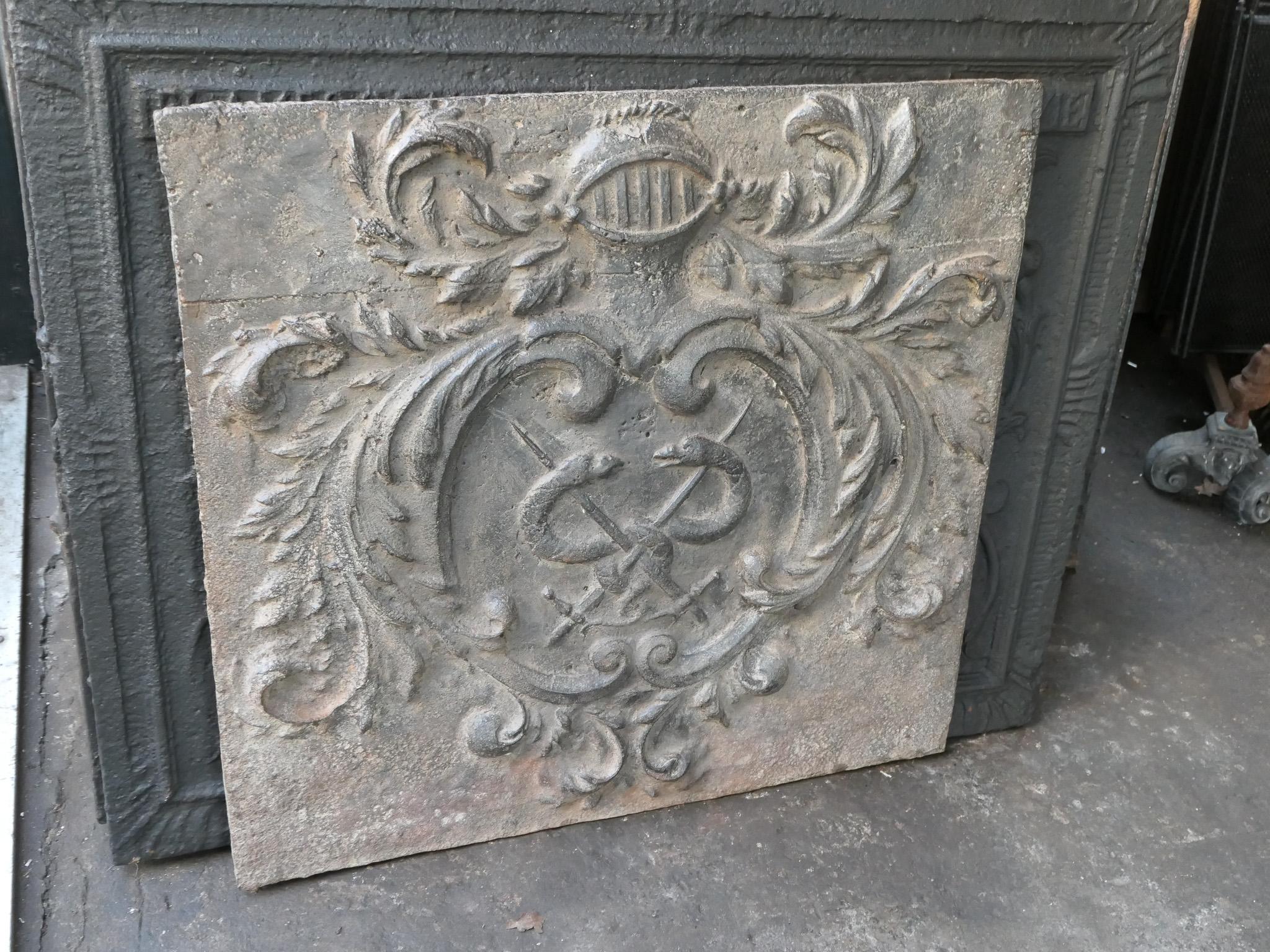 17th Century French Louis XIV 'Coat of Arms' Fireback / Backsplash In Good Condition For Sale In Amerongen, NL
