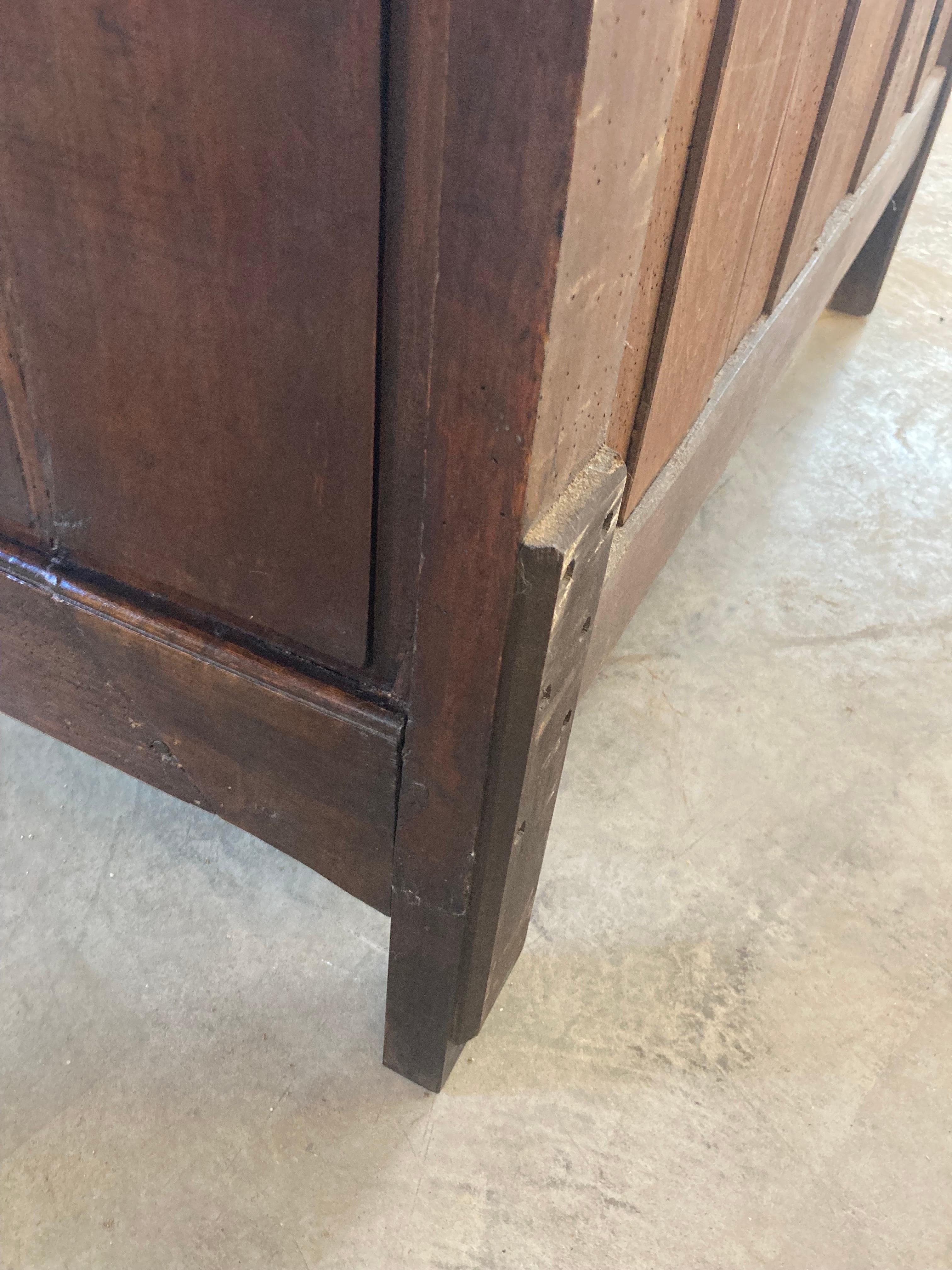 Commode Louis XIV du 17ème siècle 2