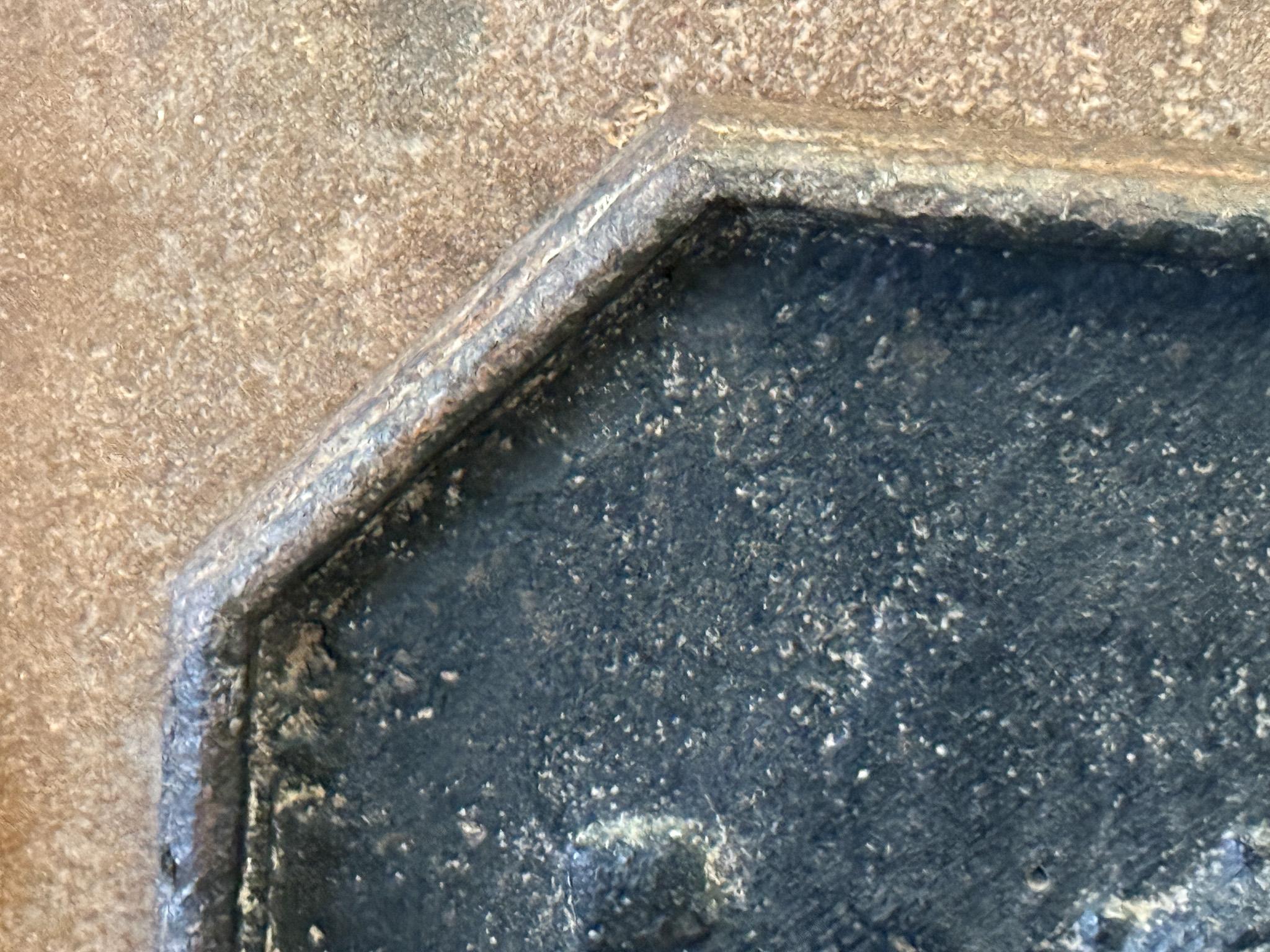 Armi di Francia del 17° secolo, periodo Luigi XIV, con rivestimento per il fuoco / backsplash in vendita 3