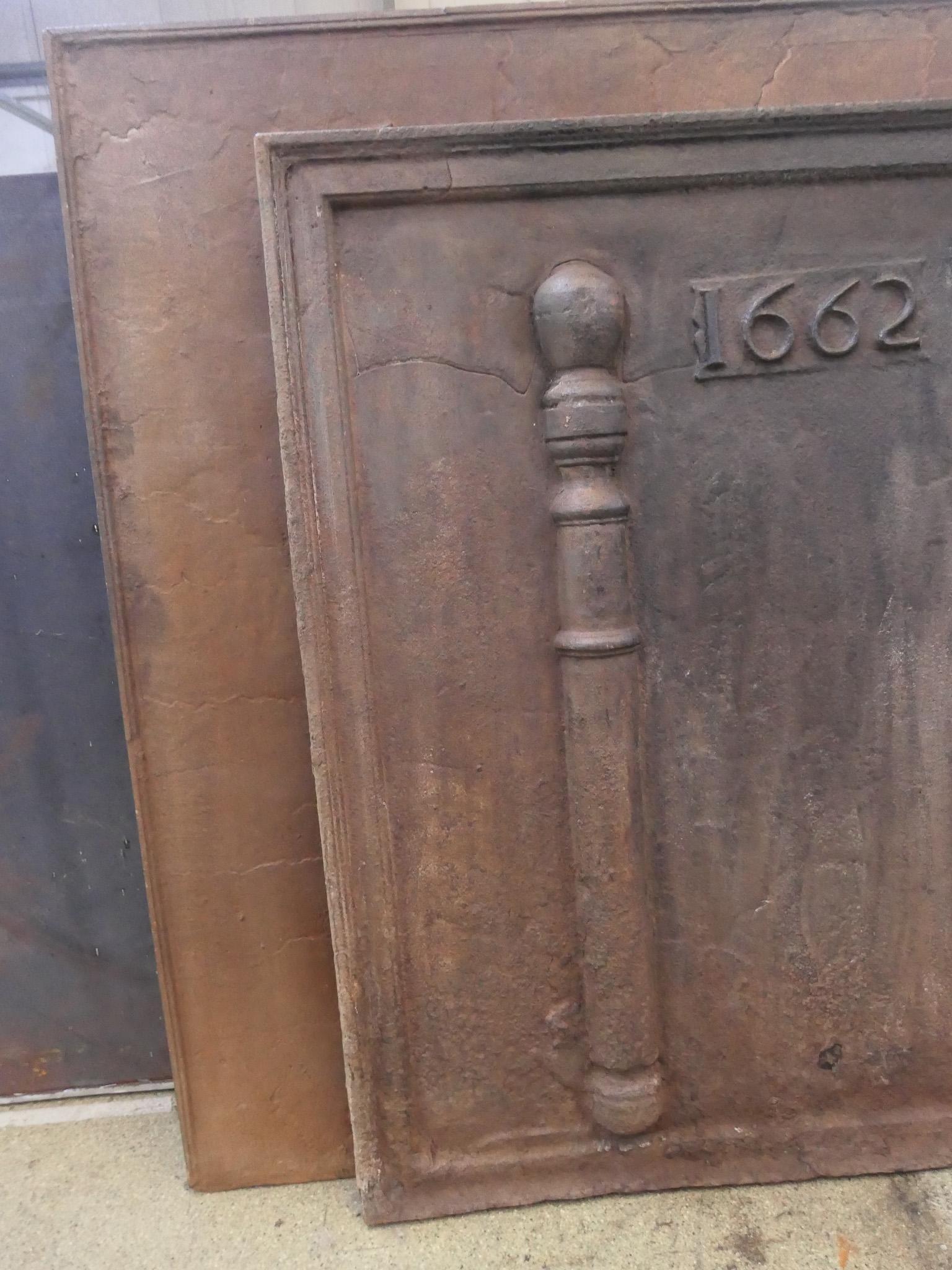 Respaldo de chimenea / protector de pared Luis XIV francés del siglo XVII 'Columnas de Hércules en venta 3