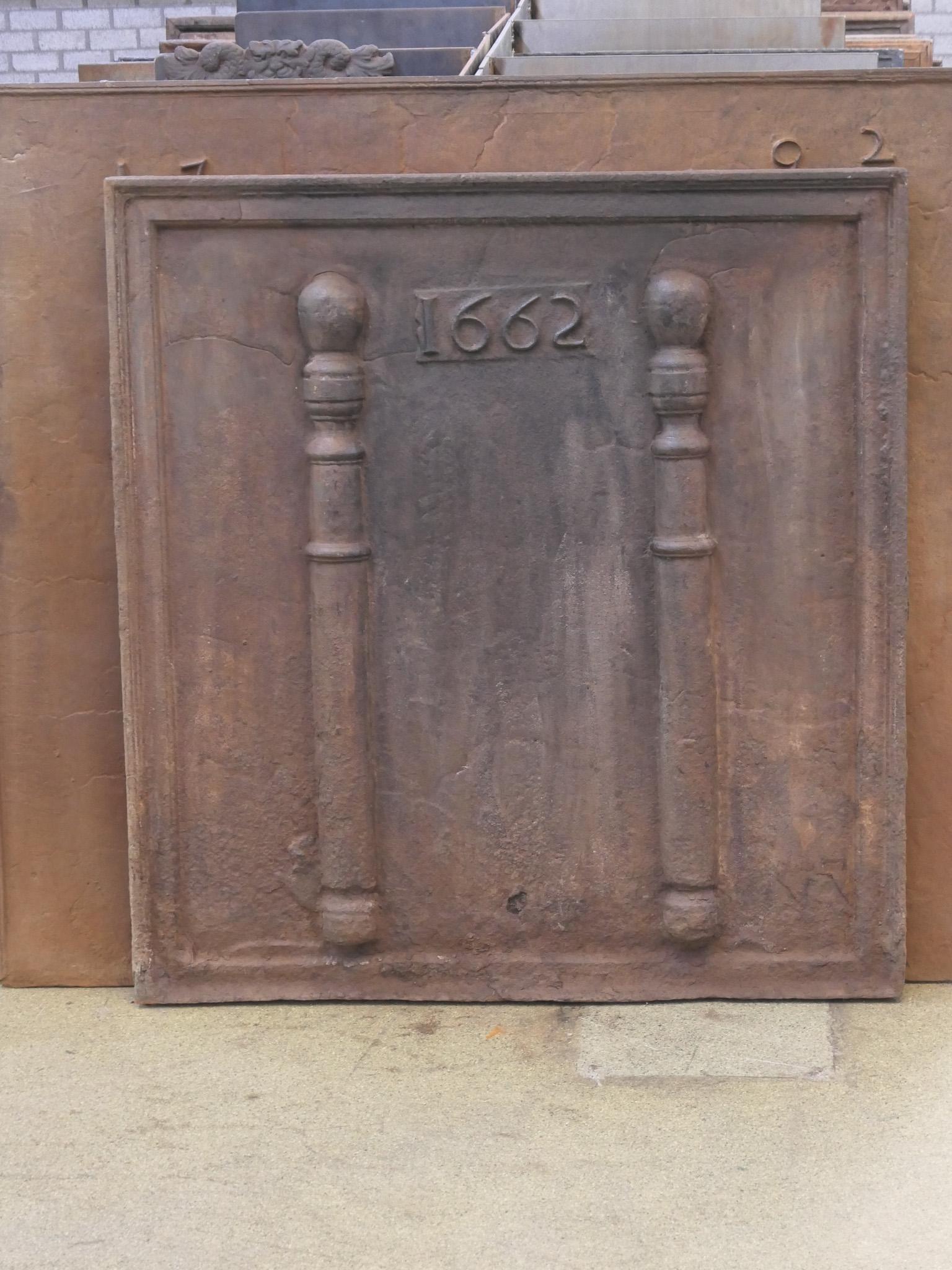 Respaldo de chimenea / protector de pared Luis XIV francés del siglo XVII 'Columnas de Hércules Francés en venta