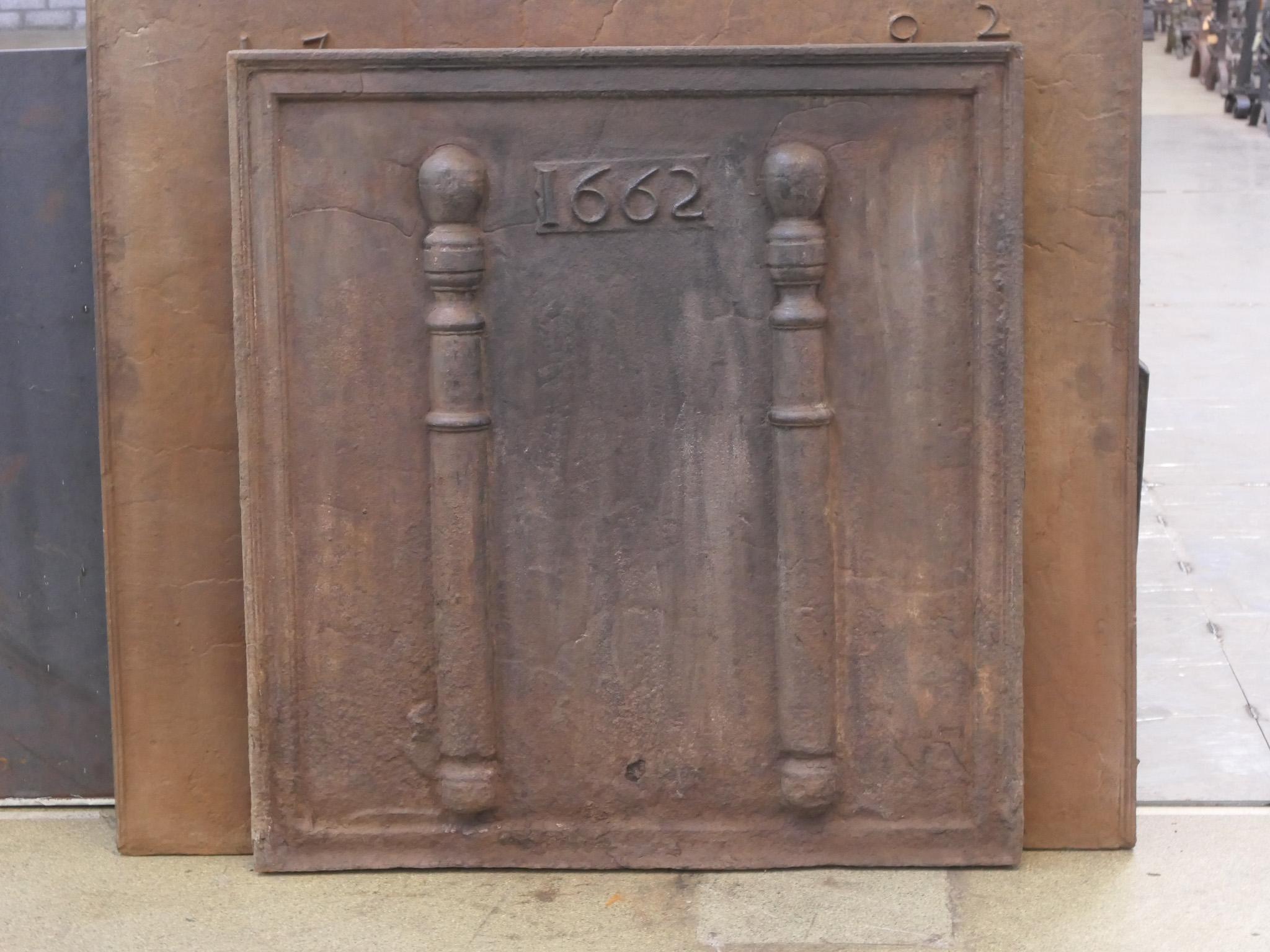 Respaldo de chimenea / protector de pared Luis XIV francés del siglo XVII 'Columnas de Hércules Vaciado en venta