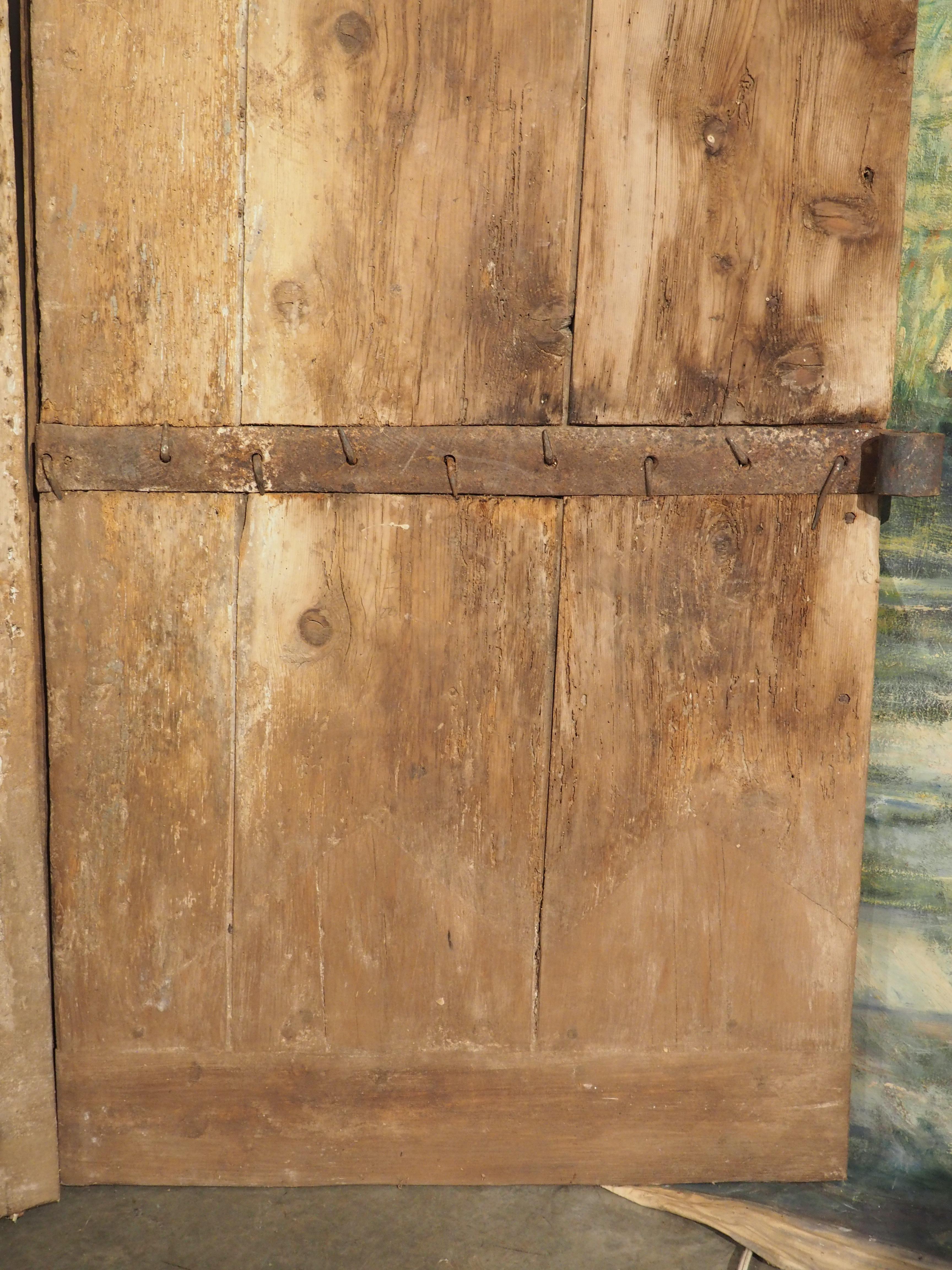 17th Century French Oak Entry Doors from a Hotel Particulier, Aix-En-Provence For Sale 5