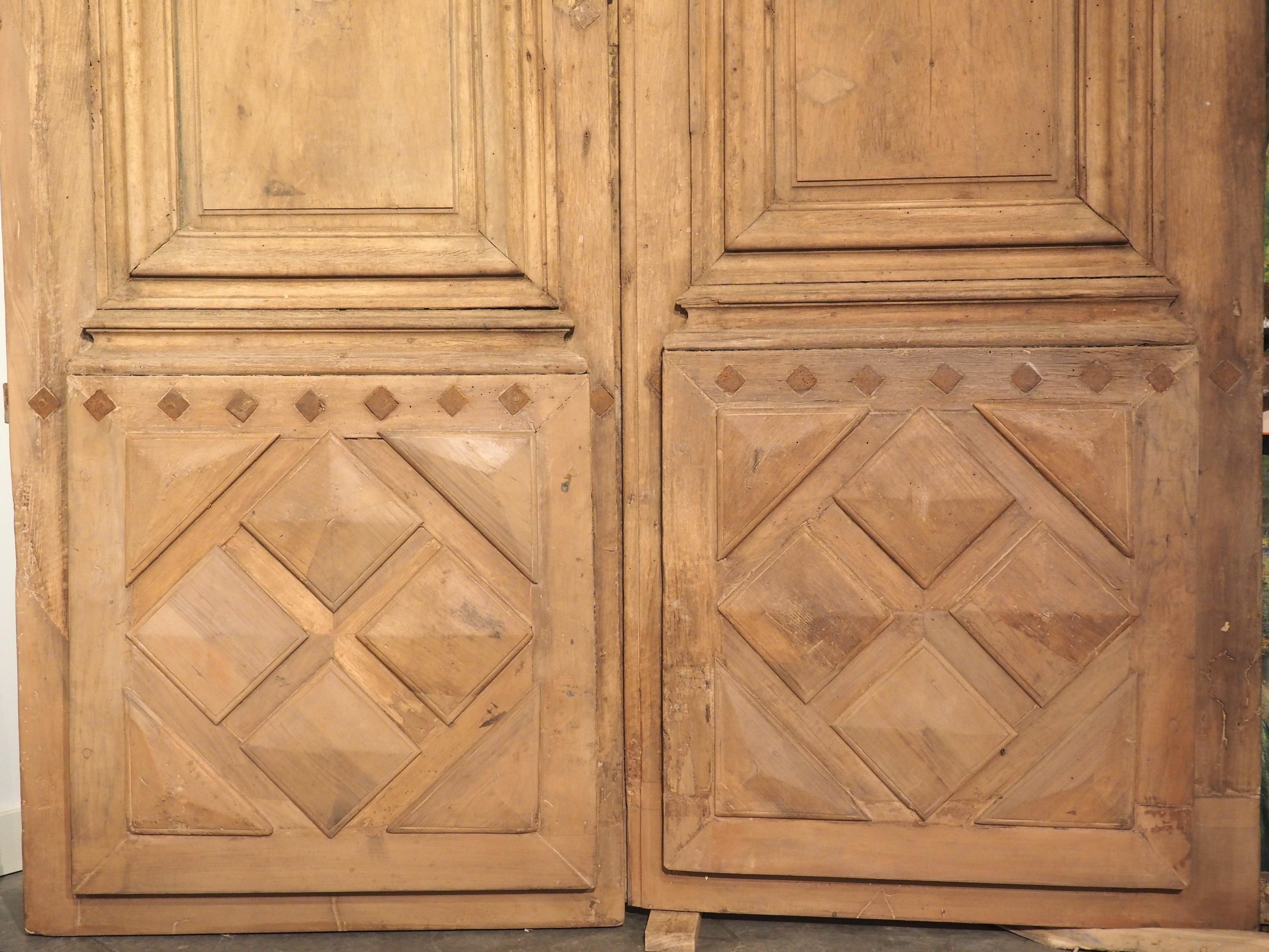 17th Century French Oak Entry Doors from a Hotel Particulier, Aix-En-Provence For Sale 8