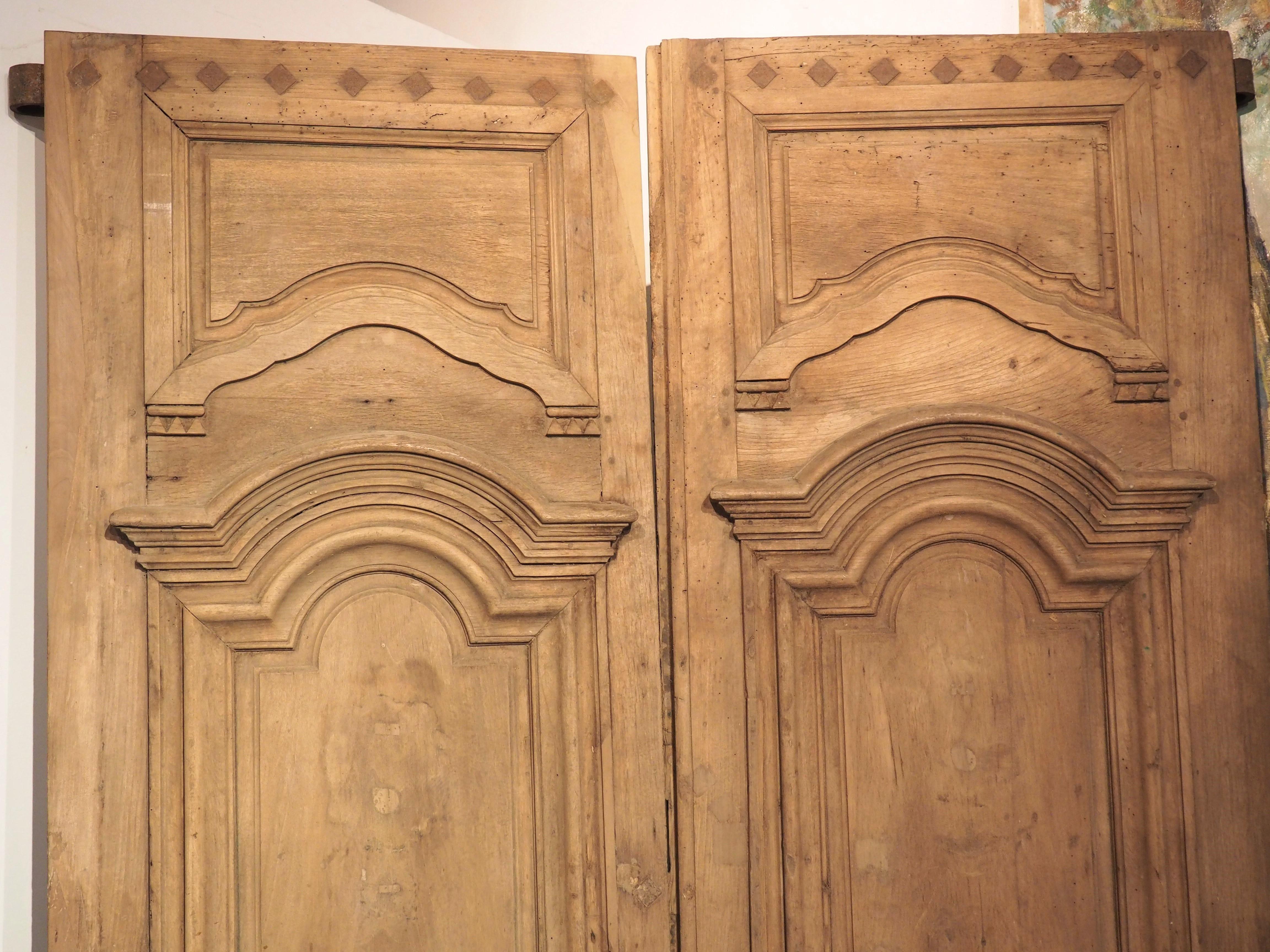 17th Century French Oak Entry Doors from a Hotel Particulier, Aix-En-Provence For Sale 9