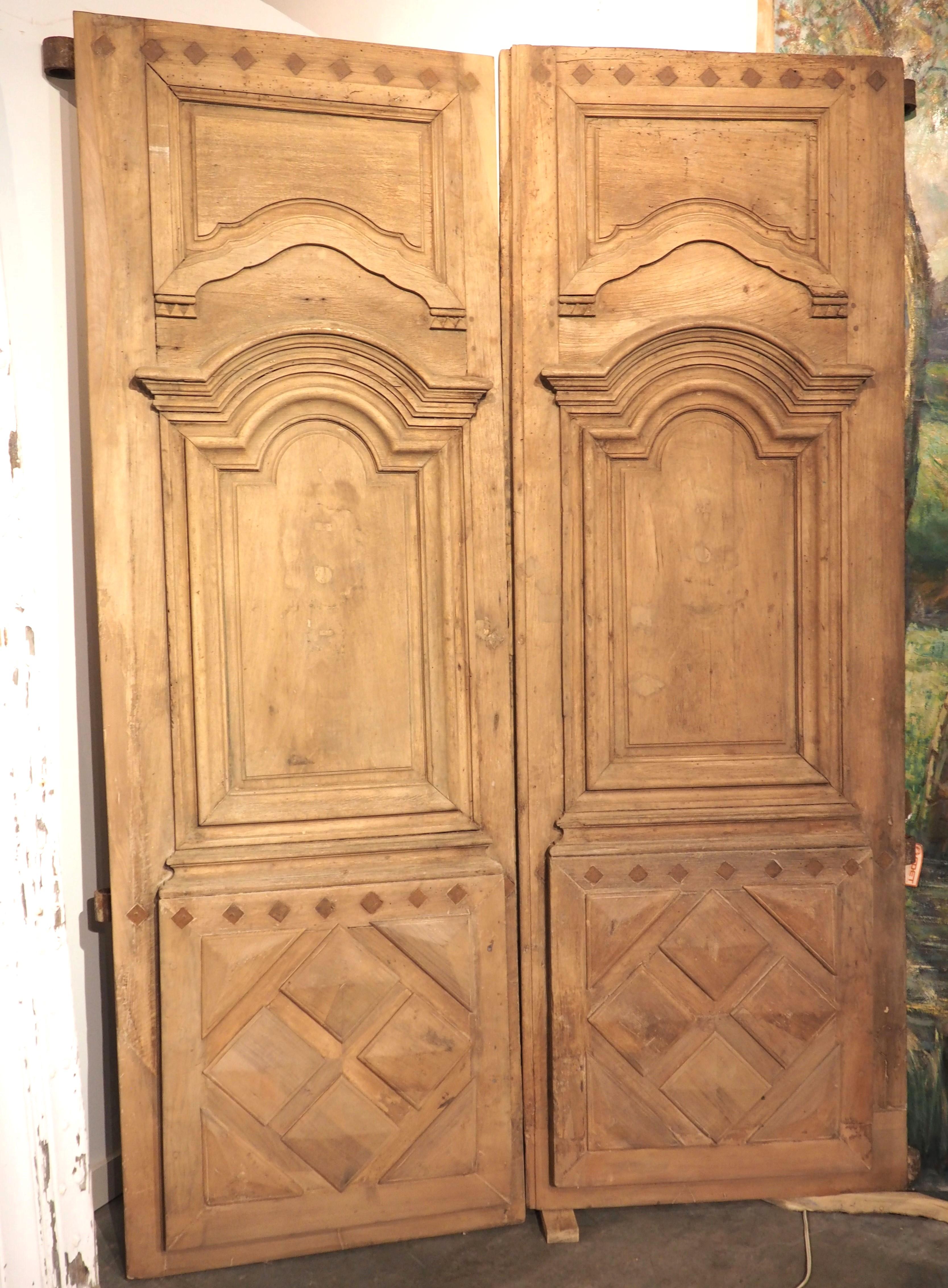 17th Century French Oak Entry Doors from a Hotel Particulier, Aix-En-Provence For Sale 13
