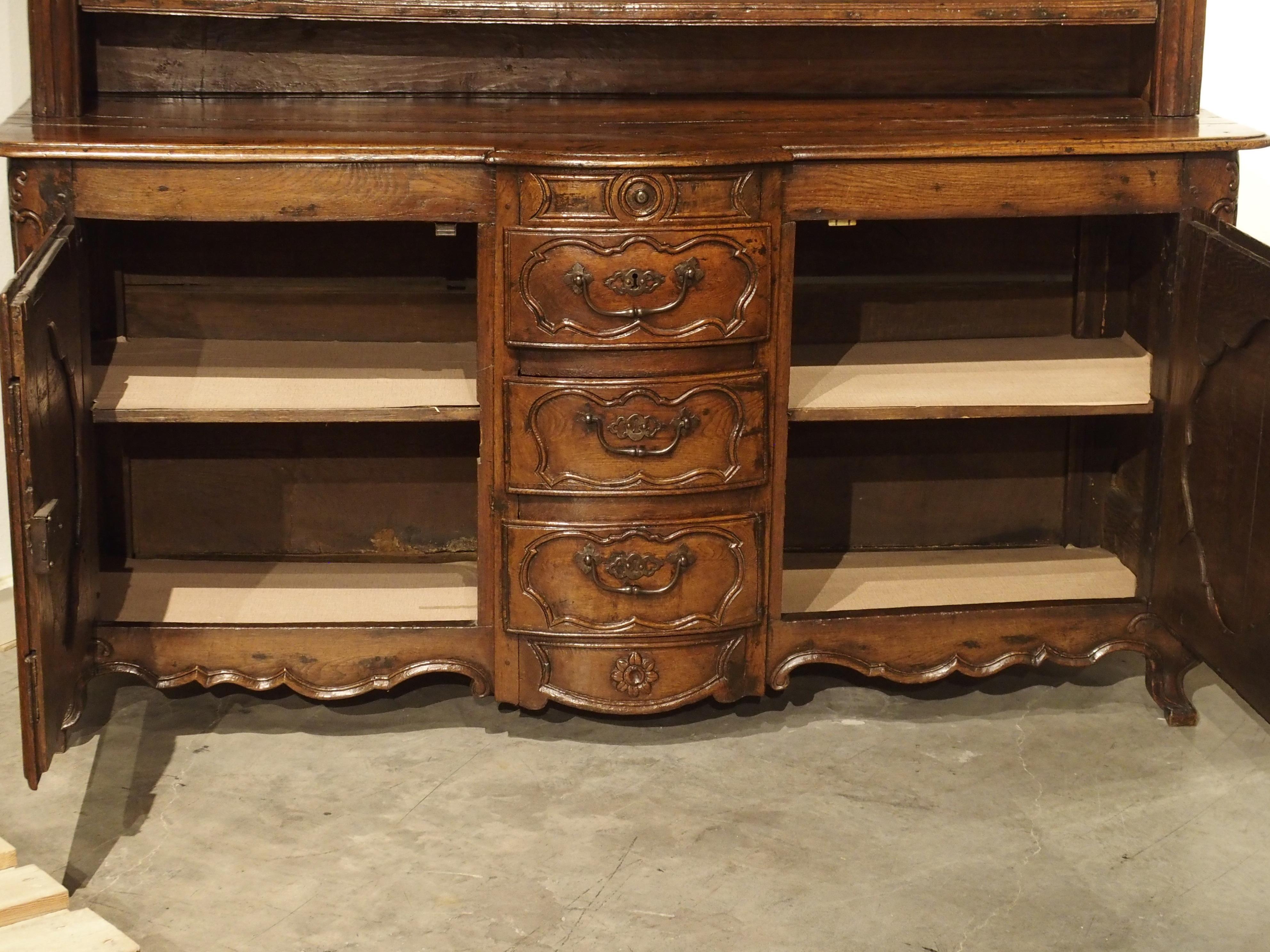 17th Century French Oak Vaisselier, Lorraine, circa 1680 2