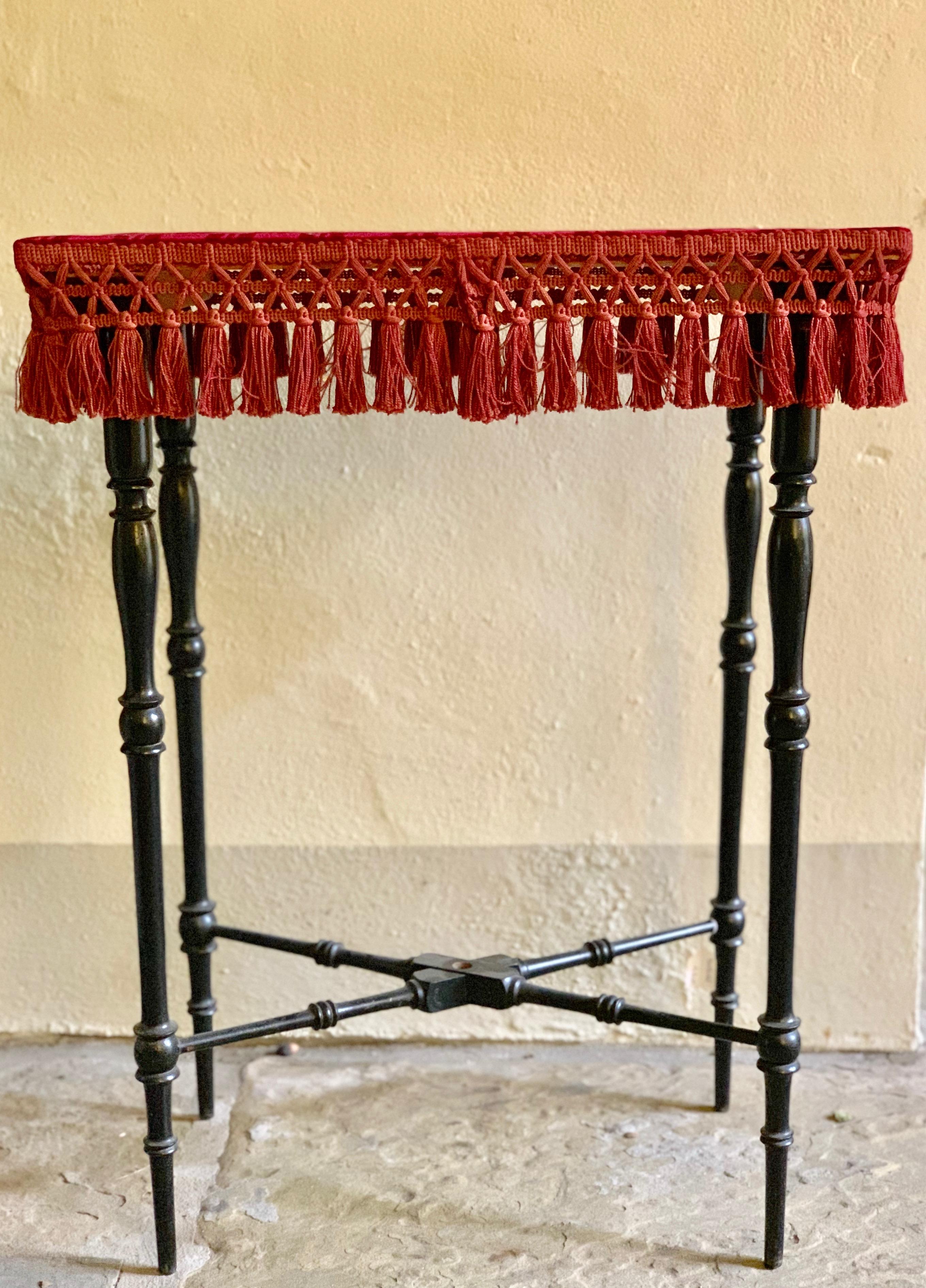 Early 20th Century French Occasional Table with Velvet Top 4