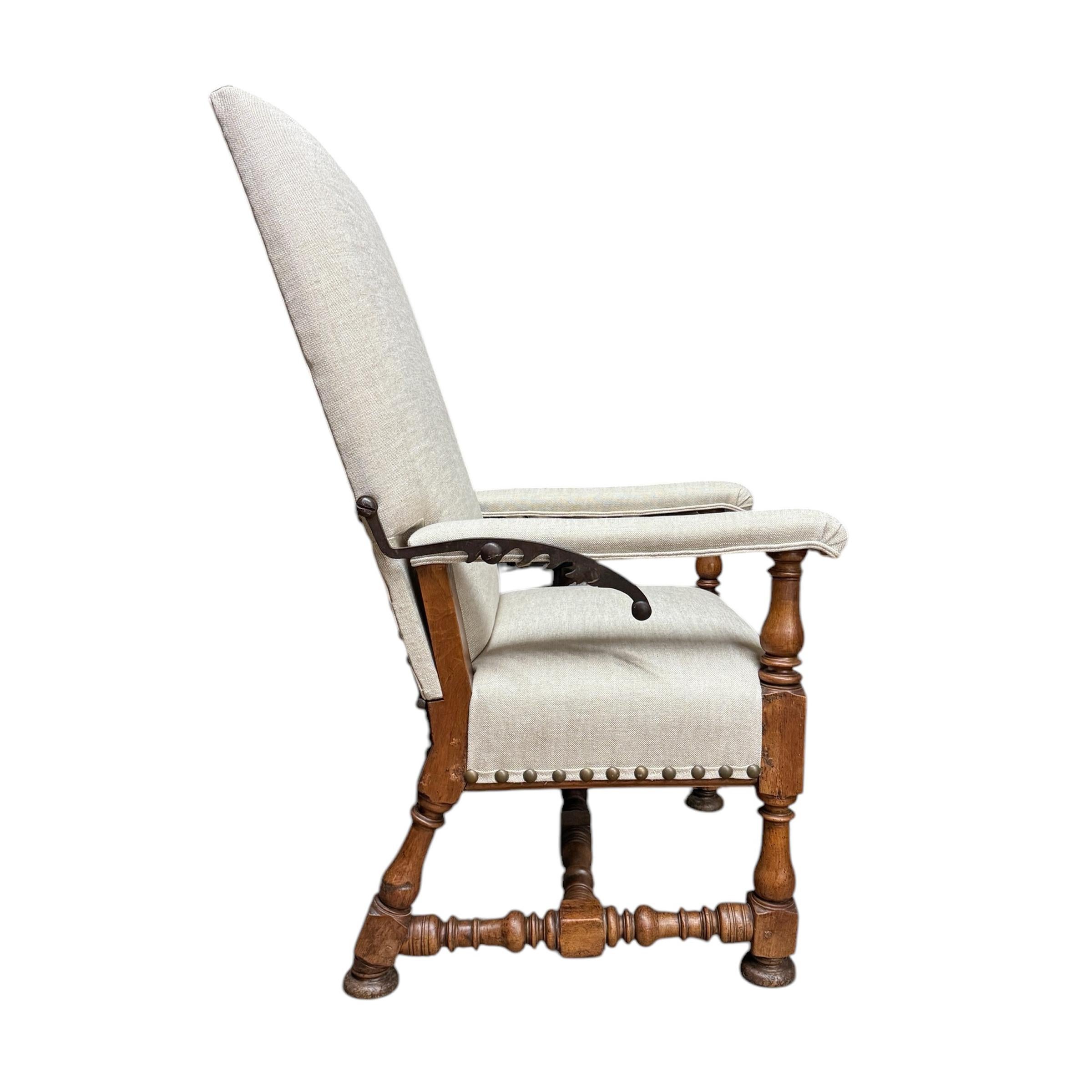 17th Century French Ratchet Chair In Good Condition For Sale In Chicago, IL