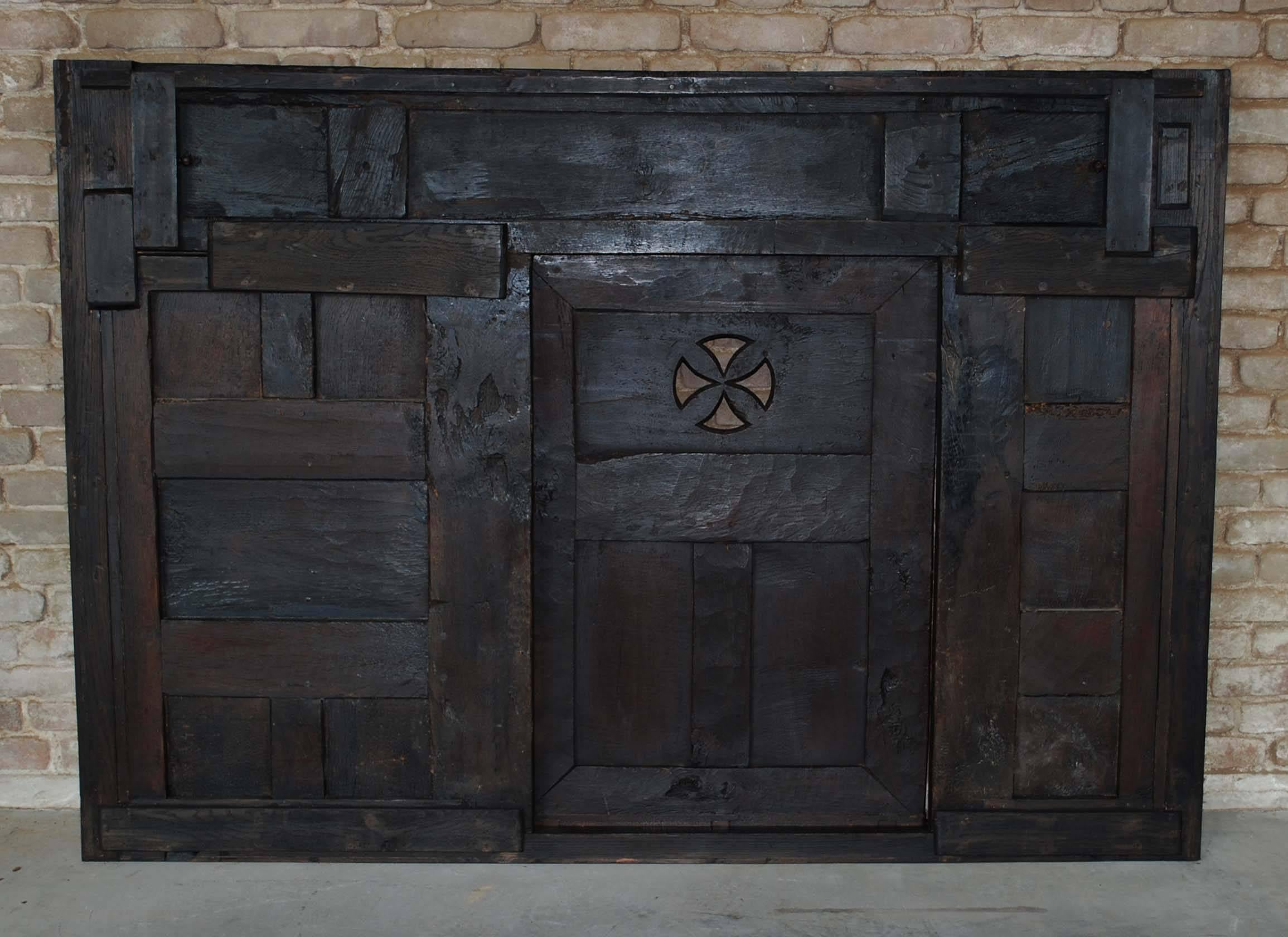 17th Century French Renaissance Hand-Carved Front Section of a Built in Cabinet For Sale 3