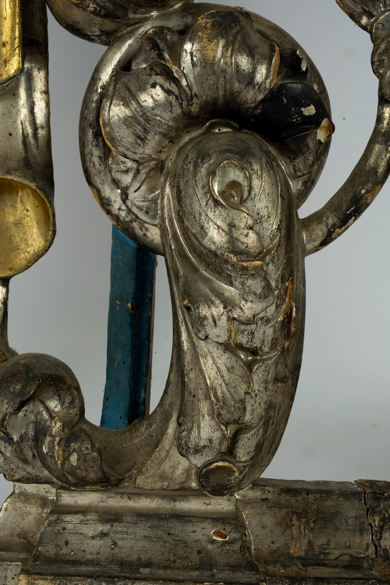 XVIIIe siècle et antérieur Miroir en bois doré, argent et or, French Renaissance, 17e siècle en vente