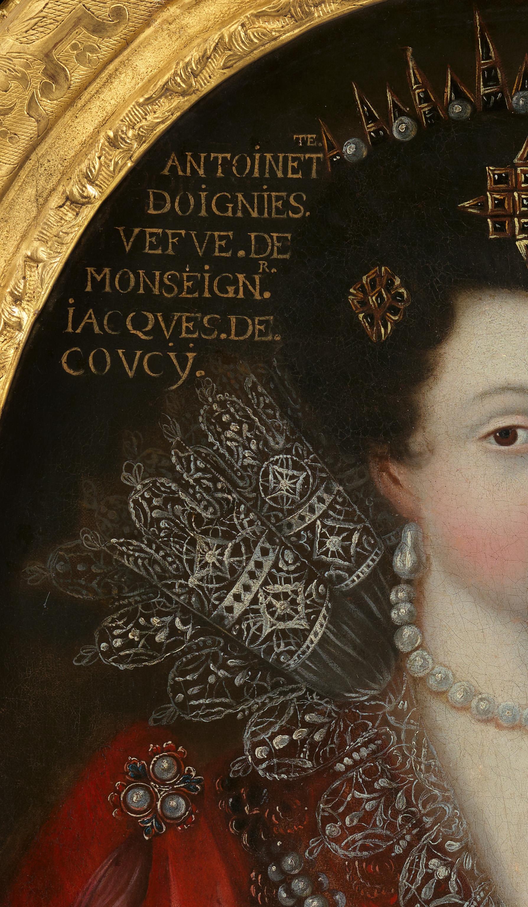 Portrait d'une dame en robe rouge, dentelle, bijoux c.1605, cadre doré, français en vente 7