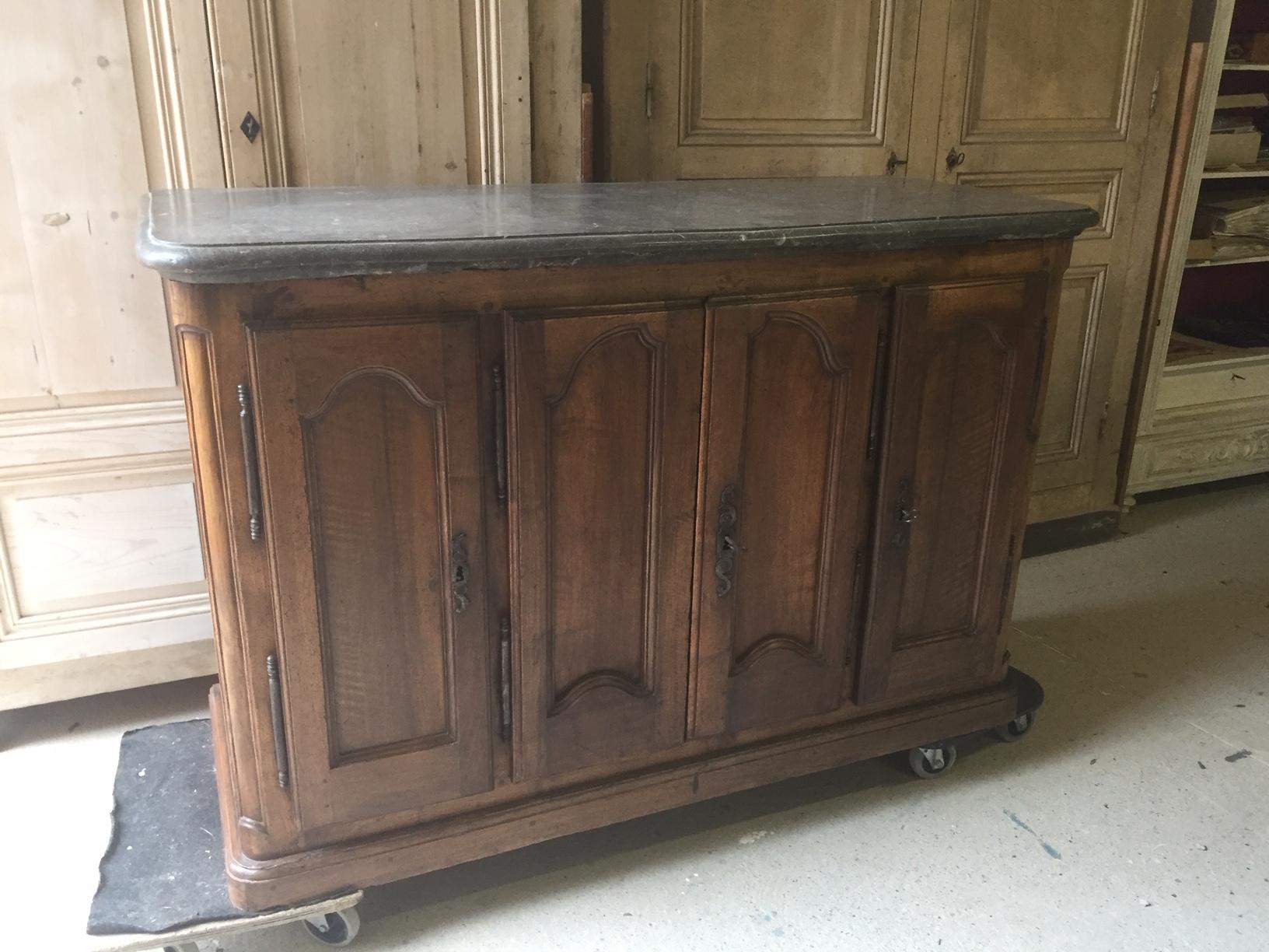 17th Century, French Walnut Louis XIV Period Four Doors Hunting Sideboard In Good Condition In LEGNY, FR