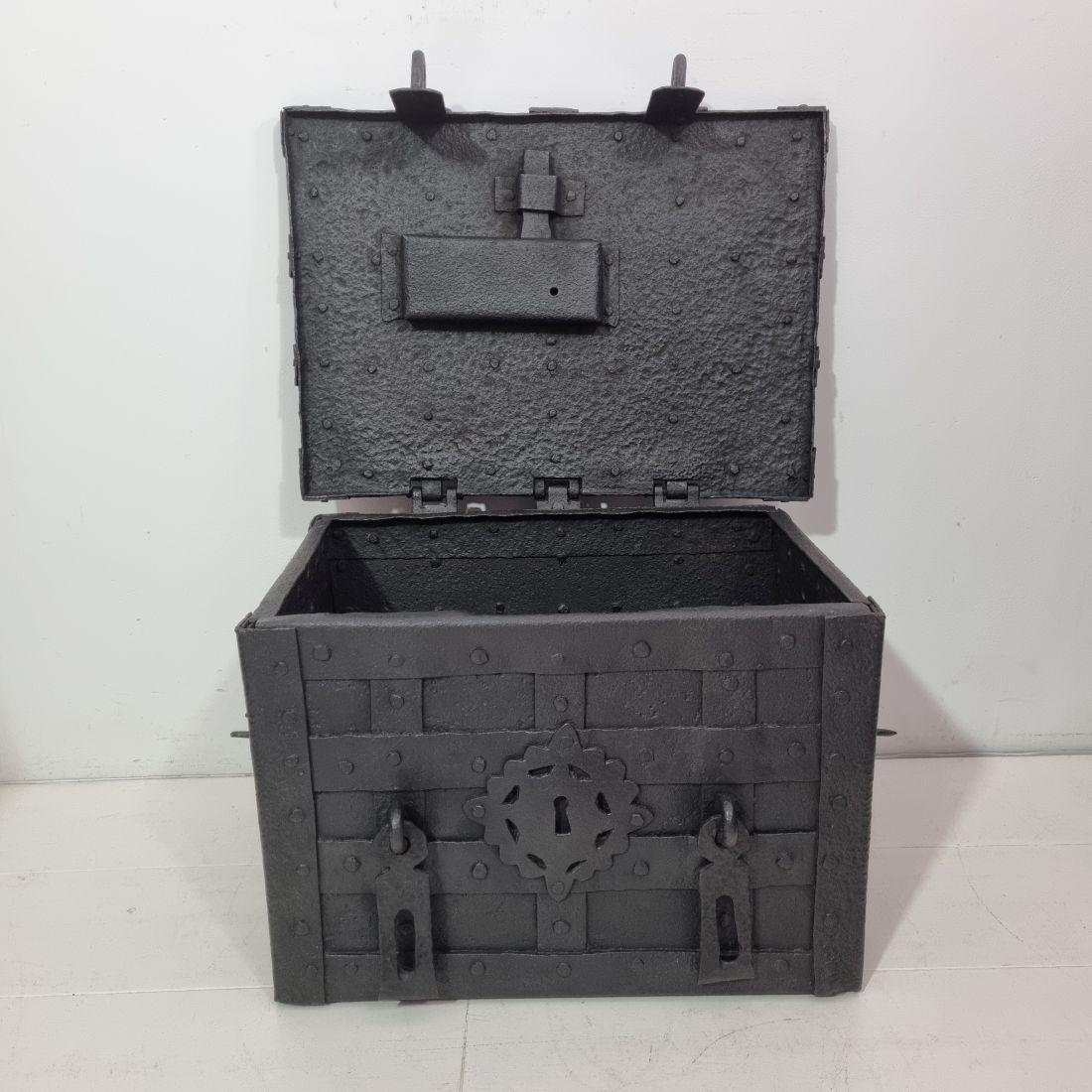 17th Century German Hand Forged Iron Strongbox from Nuremberg or Augsburg 3